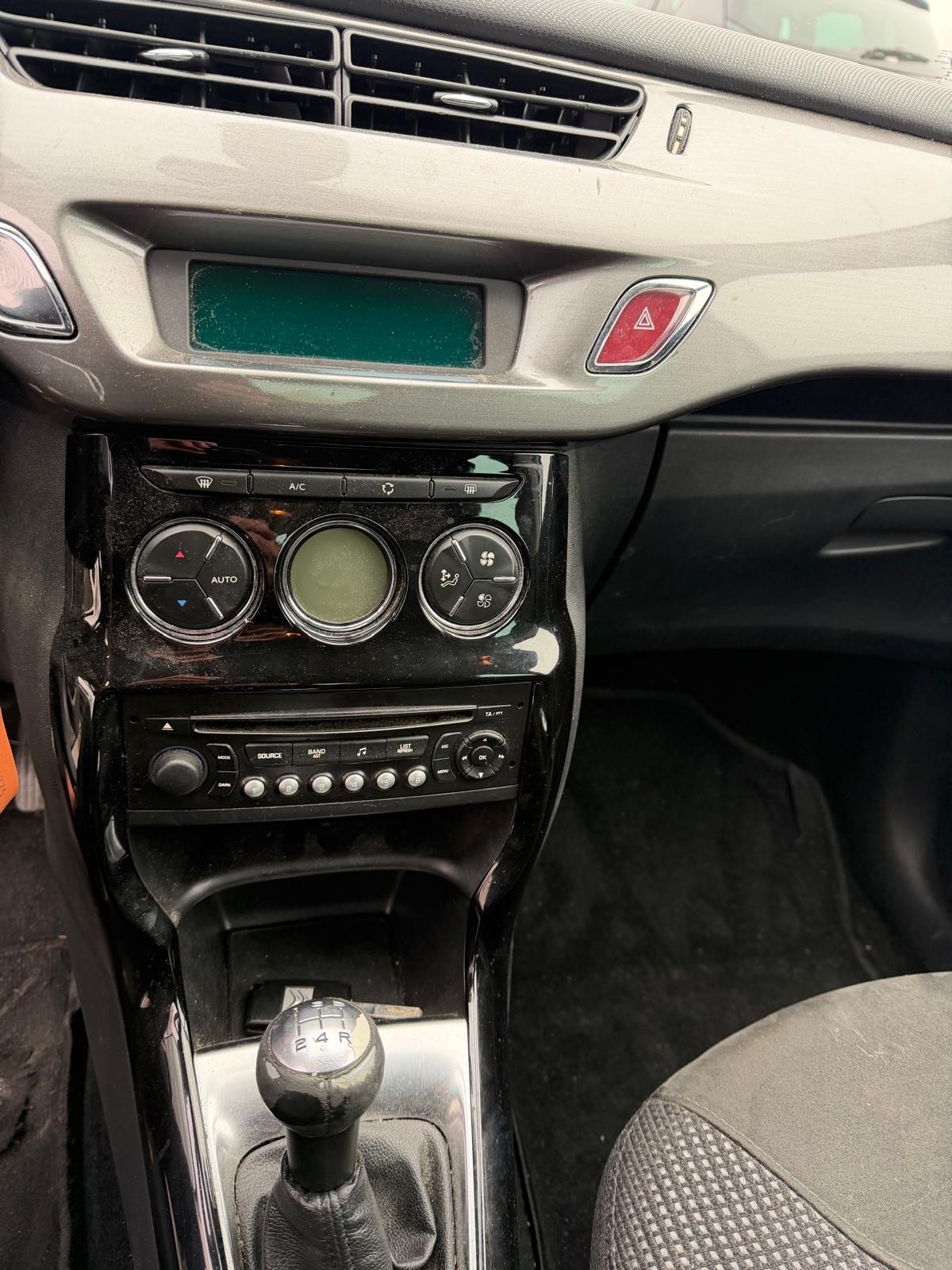 CITROEN C3 1.6i 16V Exclusive-image-8