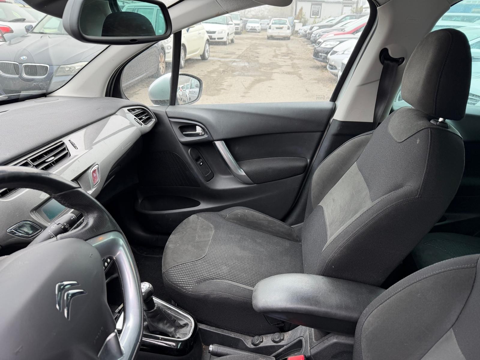 CITROEN C3 1.6i 16V Exclusive-image-12