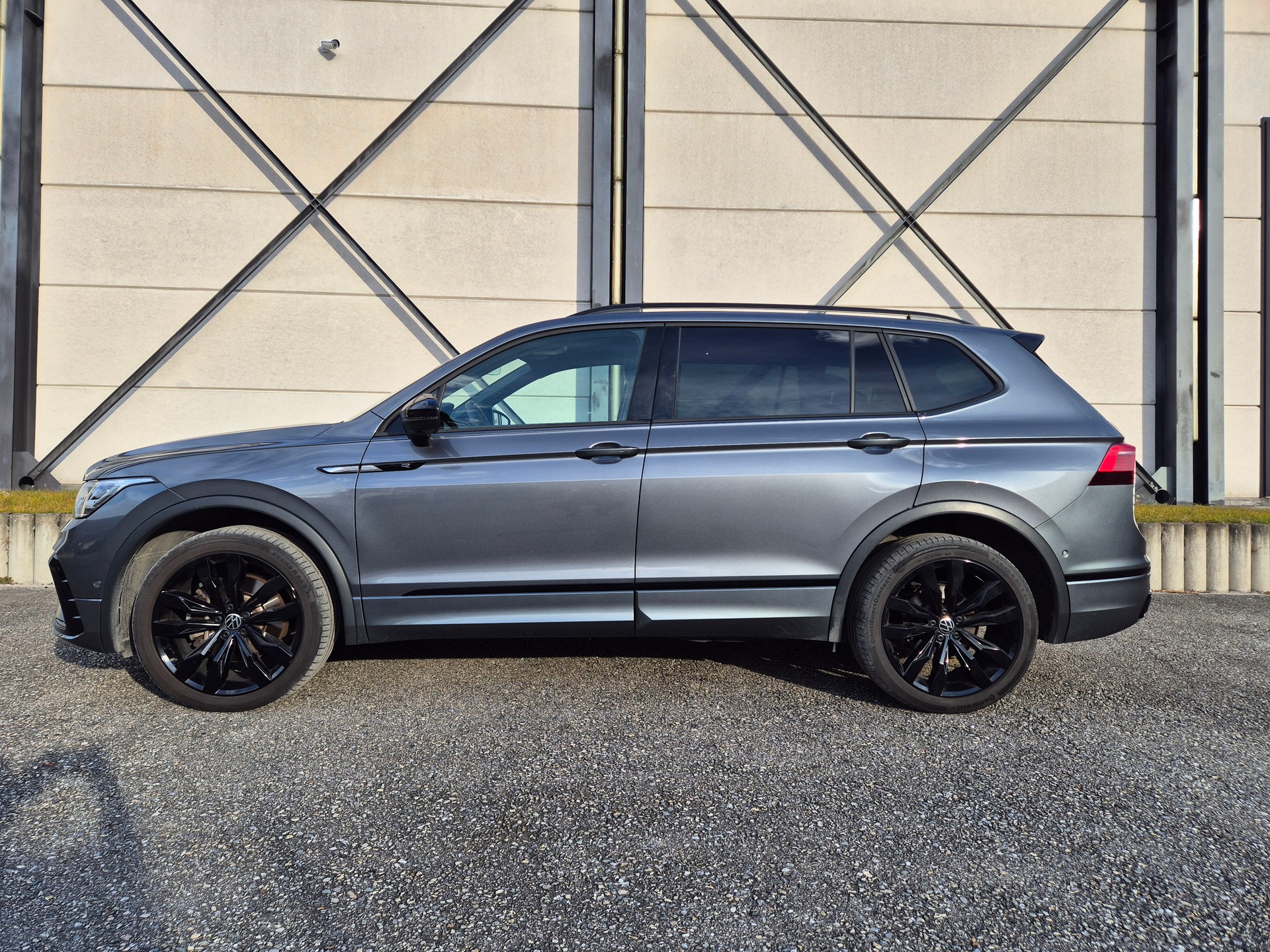 VW Tiguan Allspace 2.0TSI R-Line 4Motion DSG-image-2