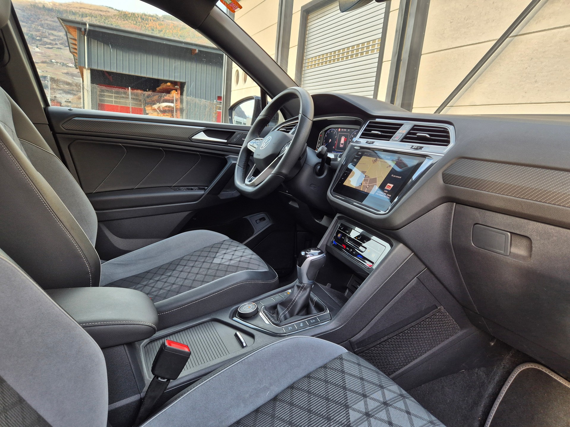 VW Tiguan Allspace 2.0TSI R-Line 4Motion DSG-image-7