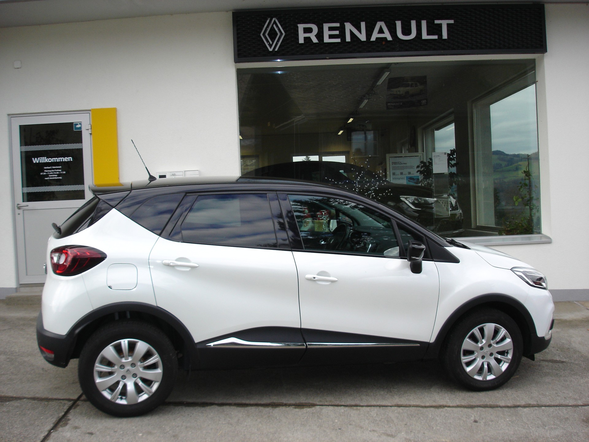 RENAULT Captur 1.2 T 16V Intens EDC-image-2