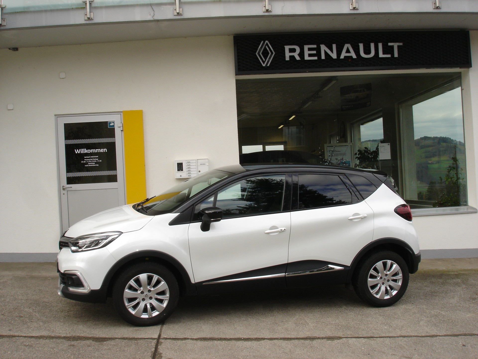 RENAULT Captur 1.2 T 16V Intens EDC
