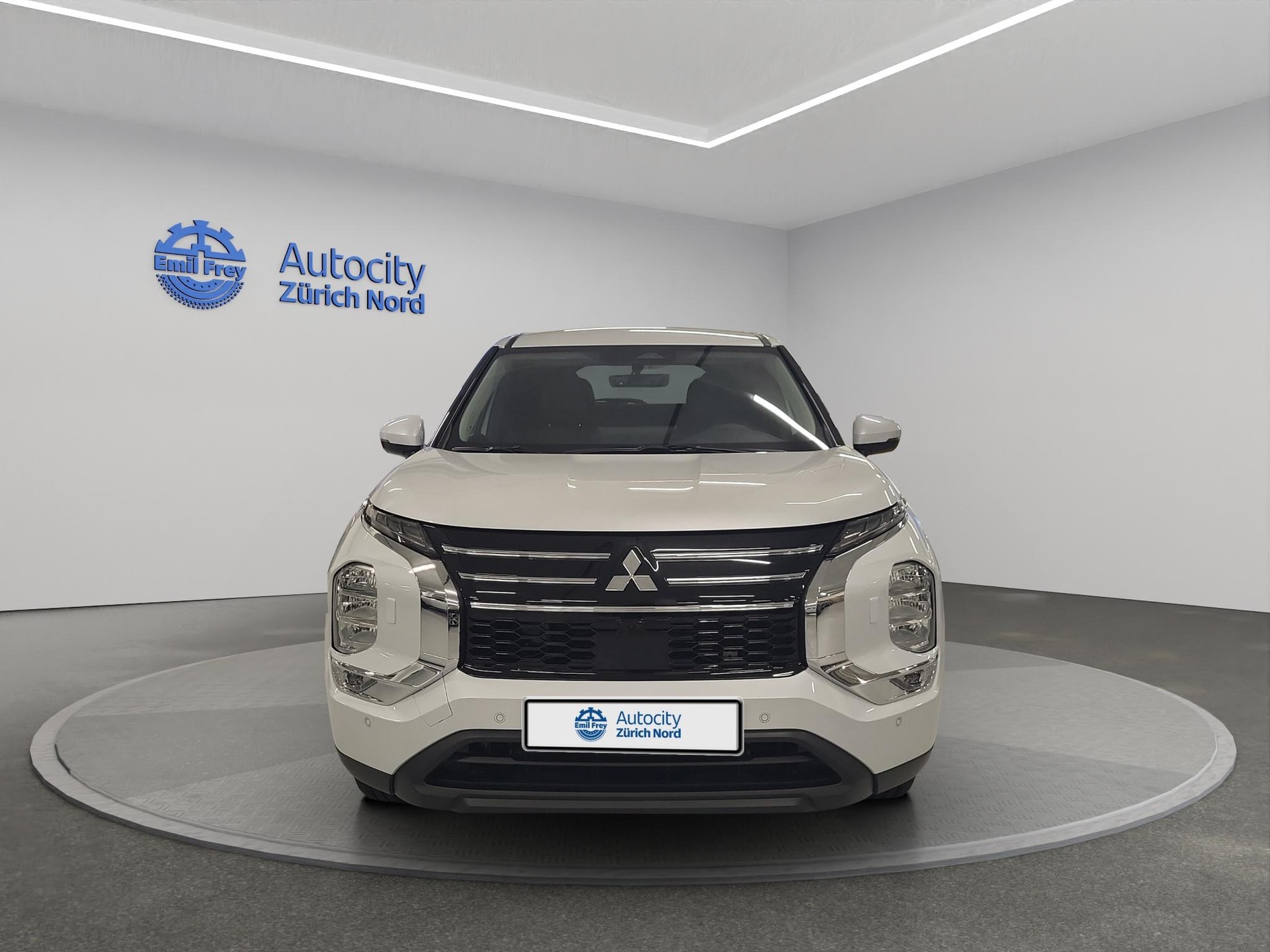 MITSUBISHI Outlander 2.4 PHEV Invite 4x4-image-1