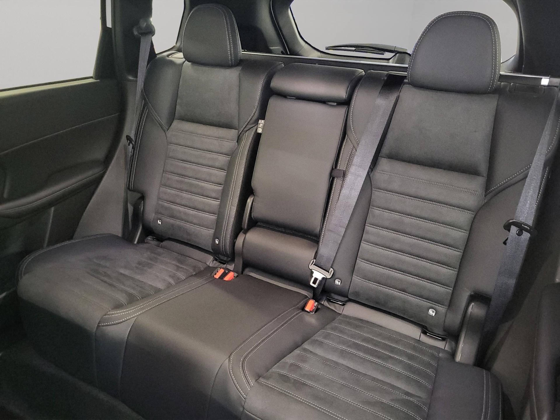 MITSUBISHI Outlander 2.4 PHEV Invite 4x4-image-10