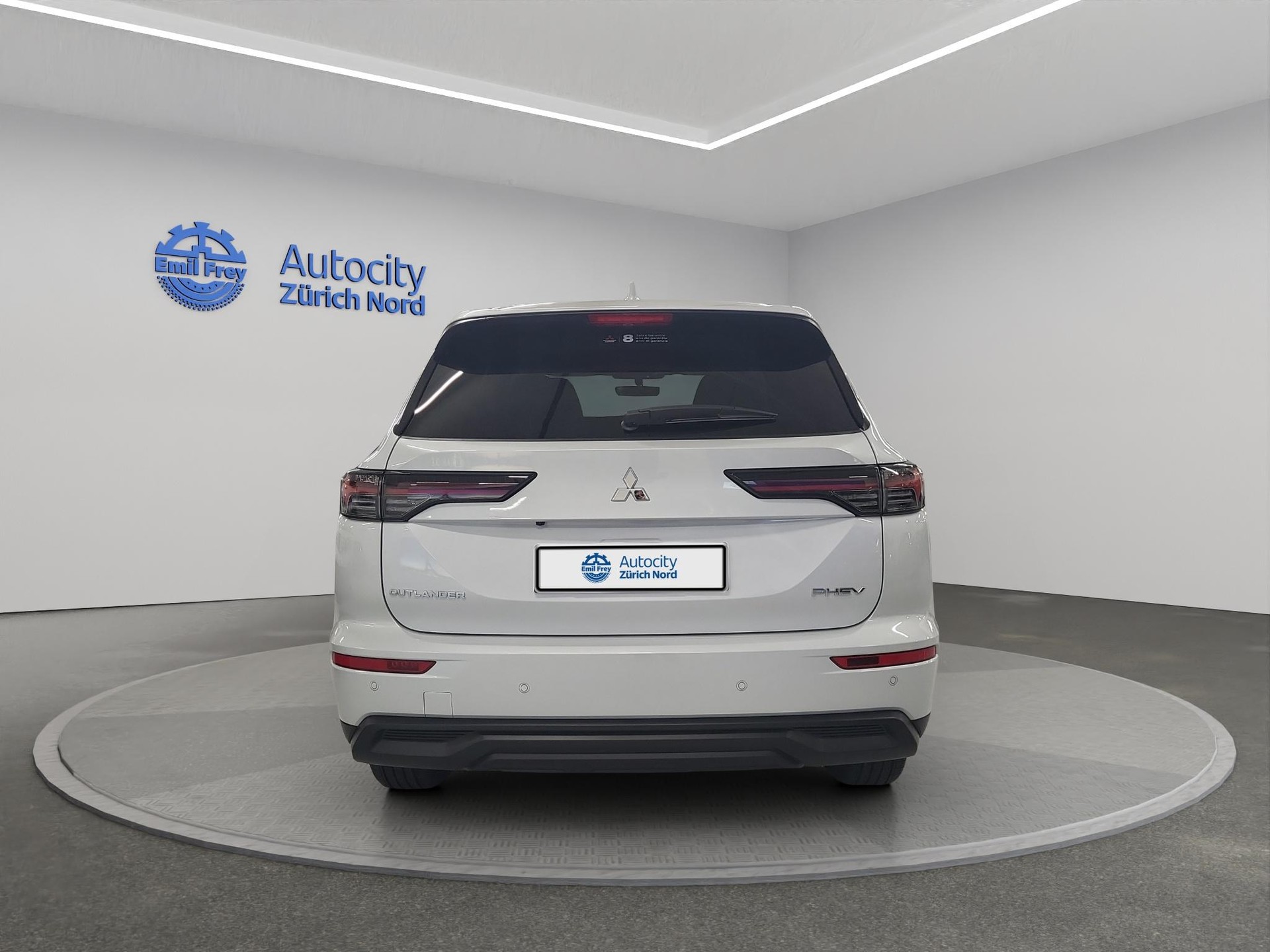 MITSUBISHI Outlander 2.4 PHEV Invite 4x4-image-3