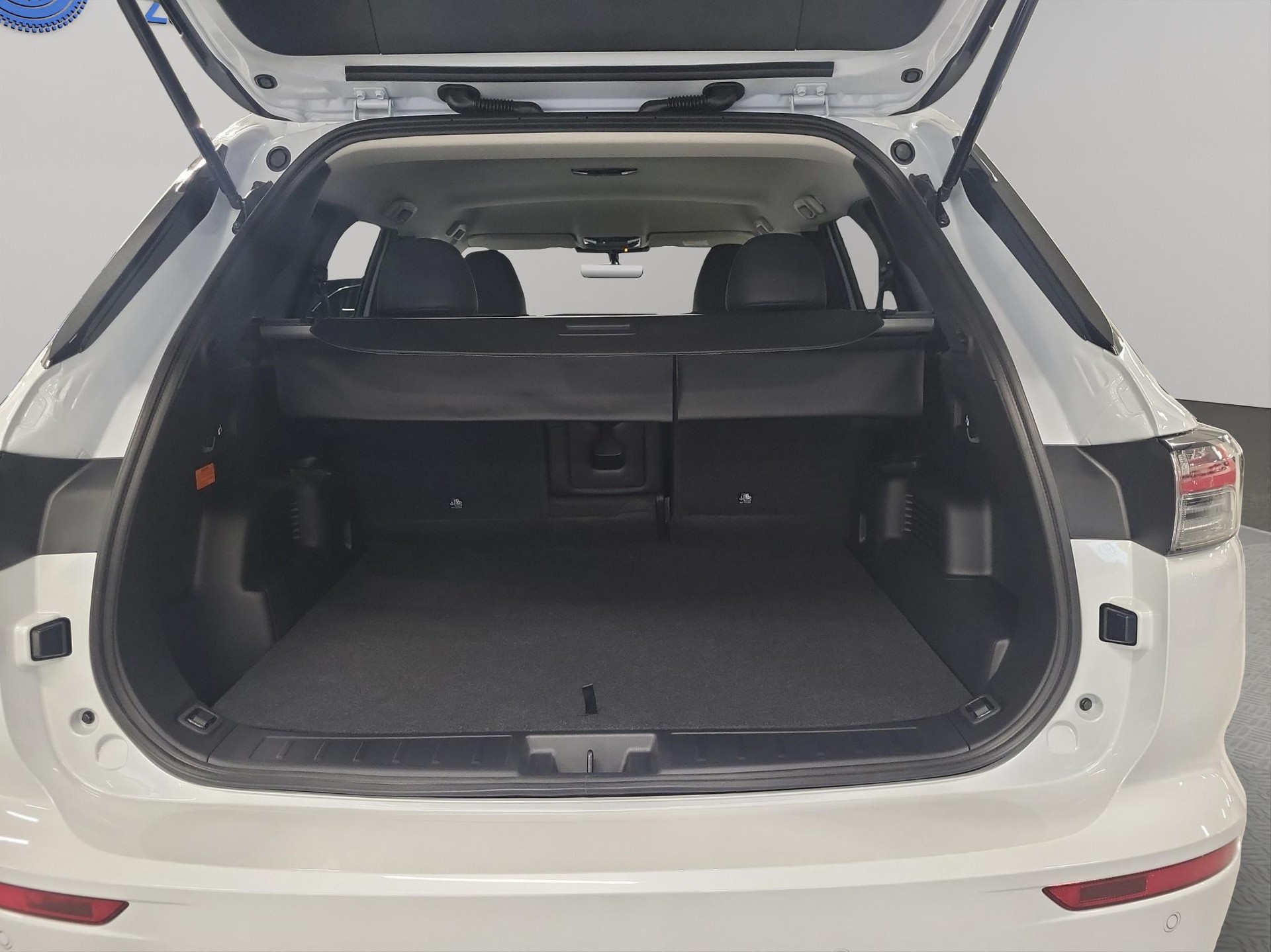 MITSUBISHI Outlander 2.4 PHEV Invite 4x4-image-12