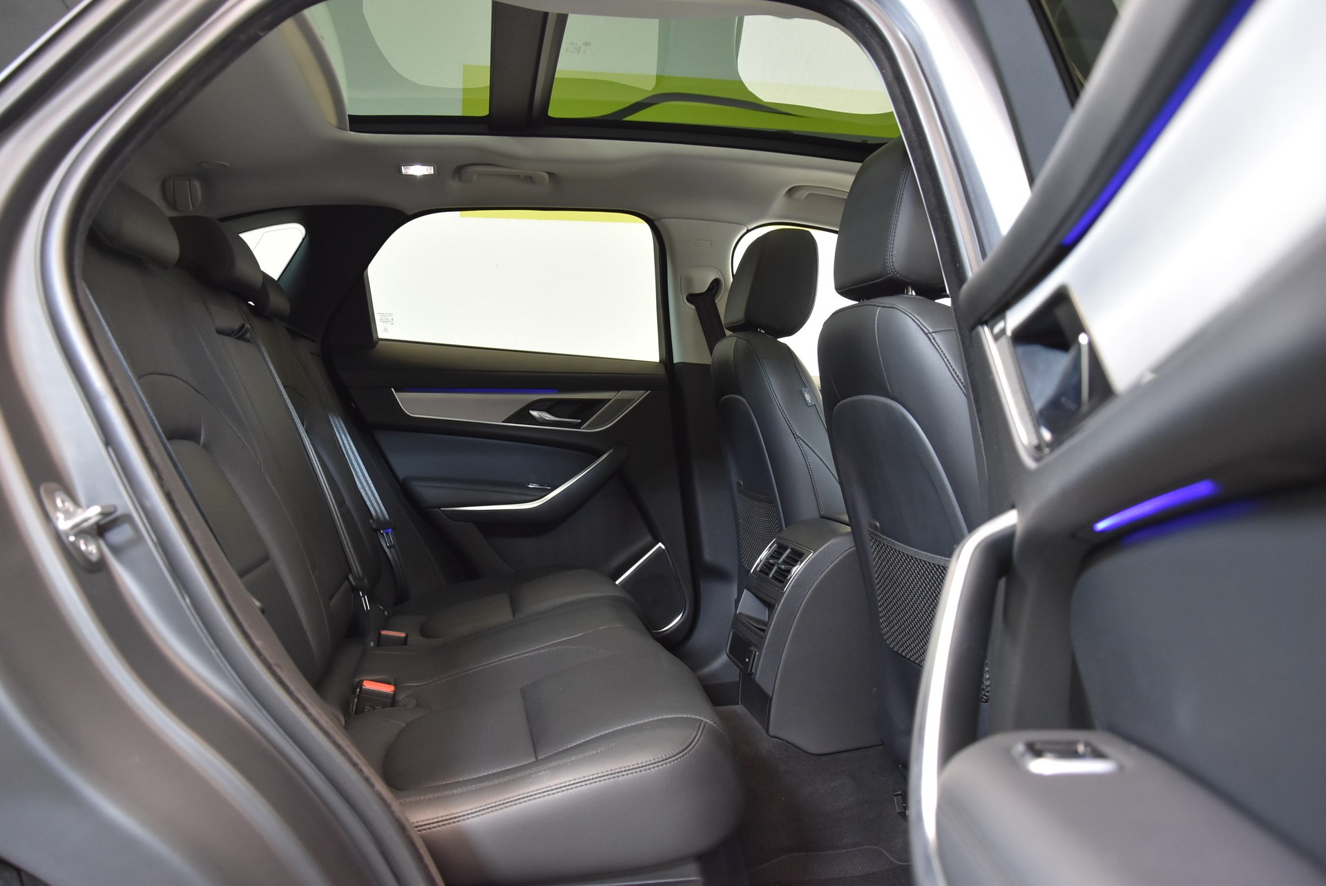 JAGUAR F-Pace 2.0 PHEV 404 S AWD-image-6