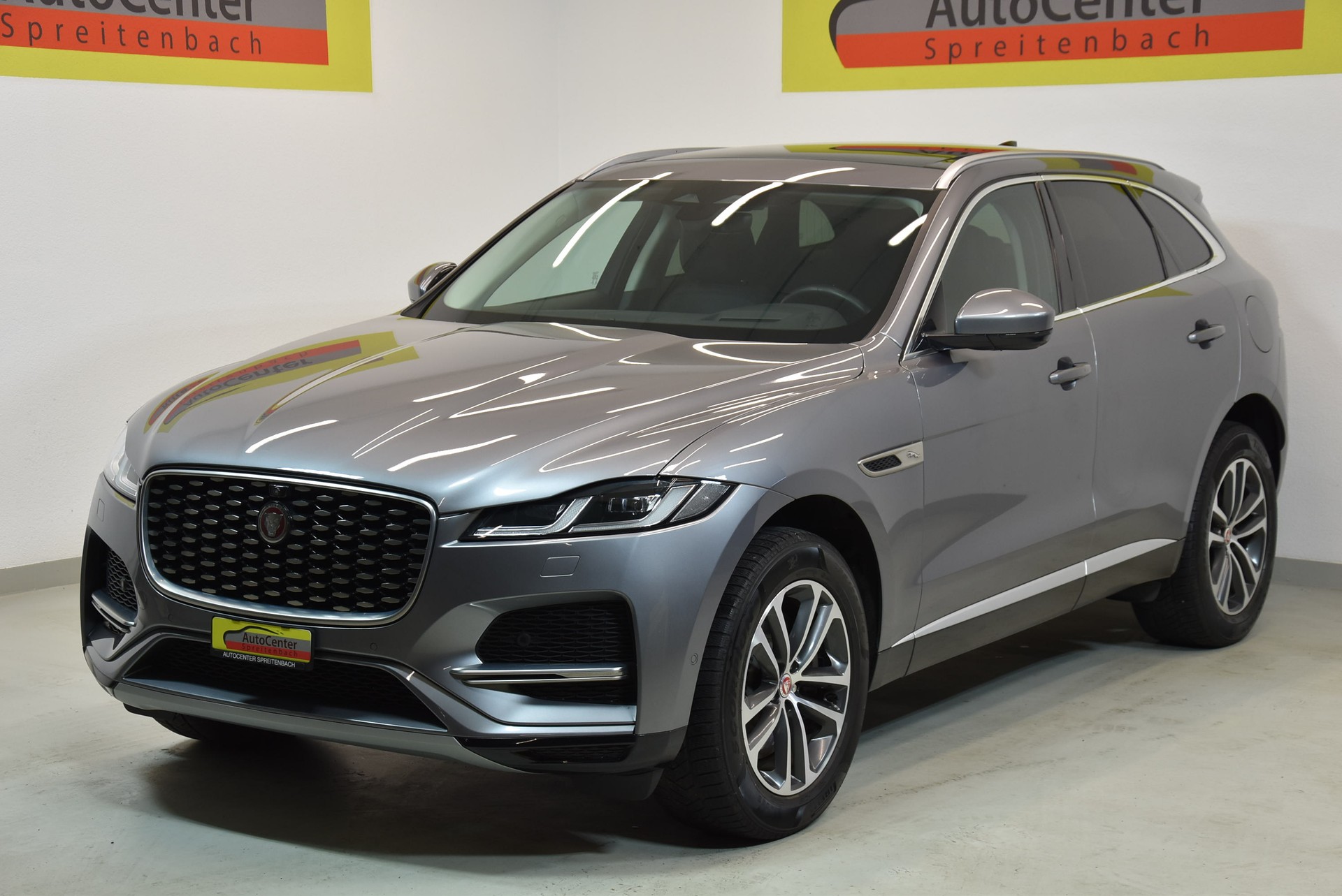 JAGUAR F-Pace 2.0 PHEV 404 S AWD-image-1