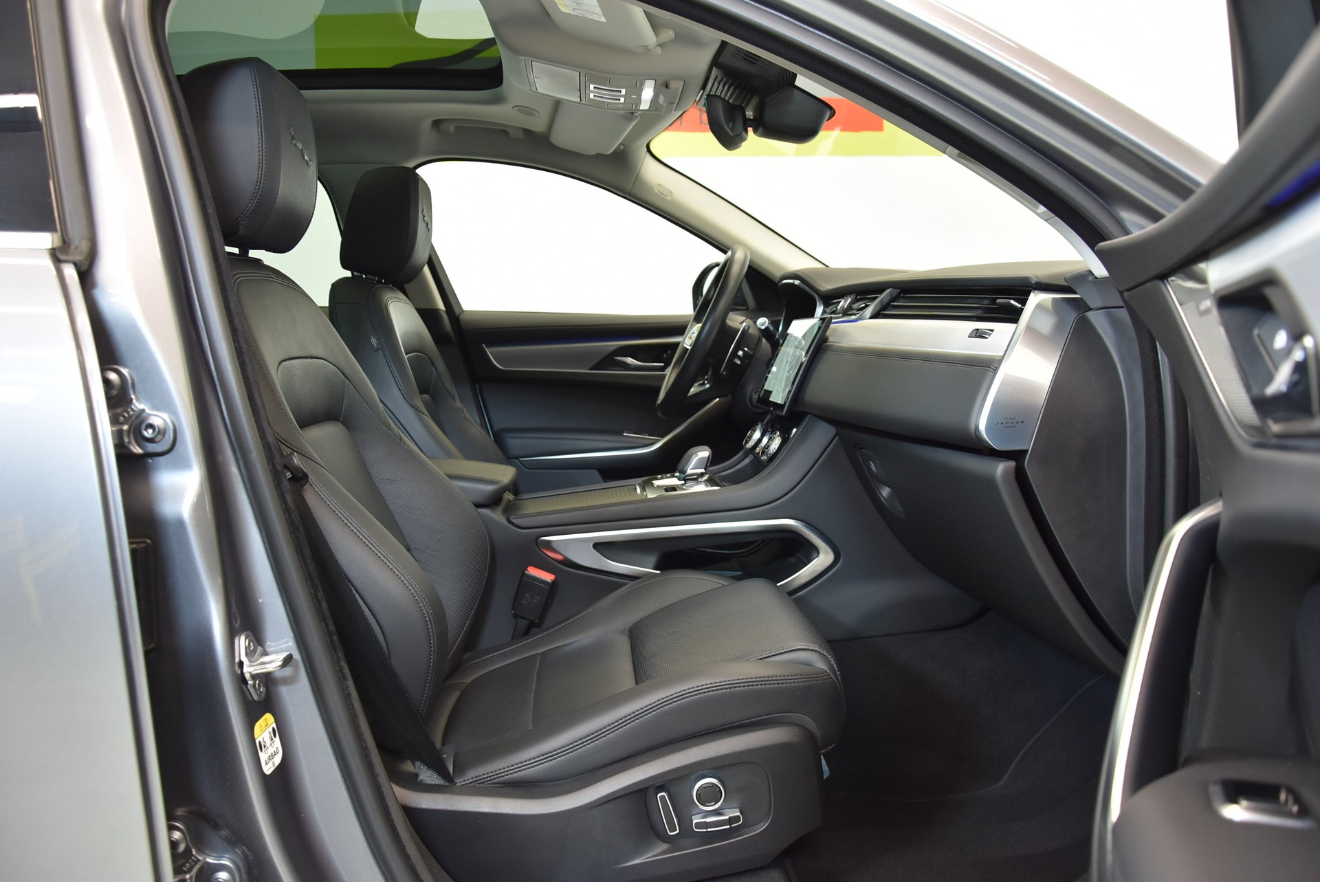 JAGUAR F-Pace 2.0 PHEV 404 S AWD-image-3
