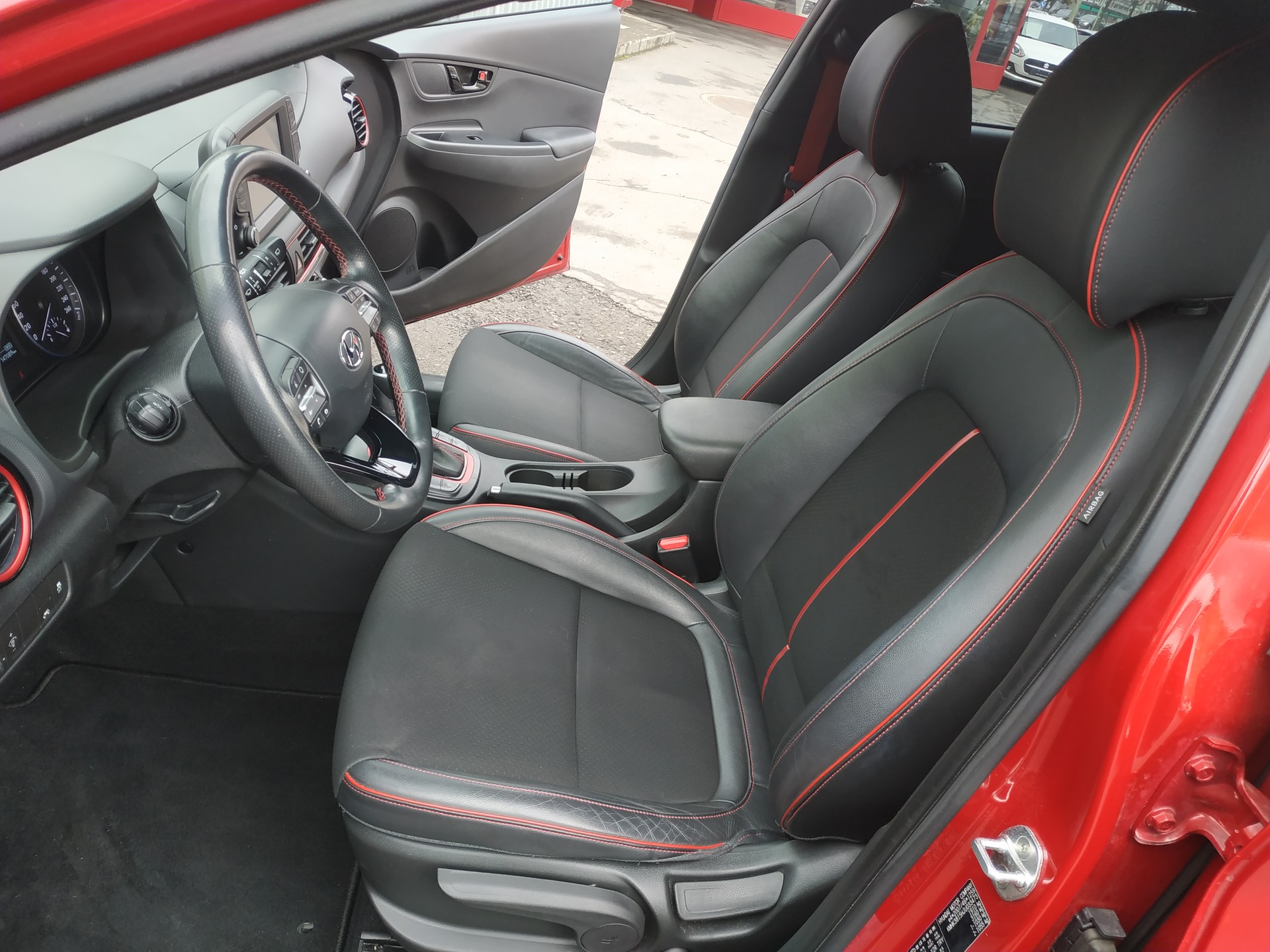HYUNDAI Kona 1.6 T-GDi Launch 4WD DCT-image-11