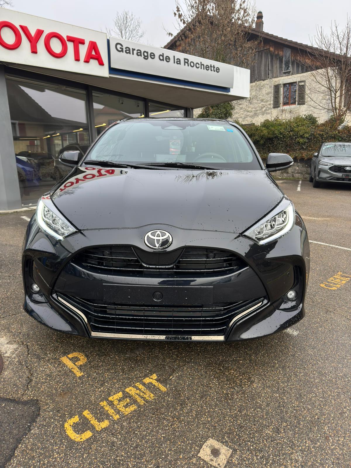 TOYOTA Yaris 1.5 Premium e-CVT-image-7