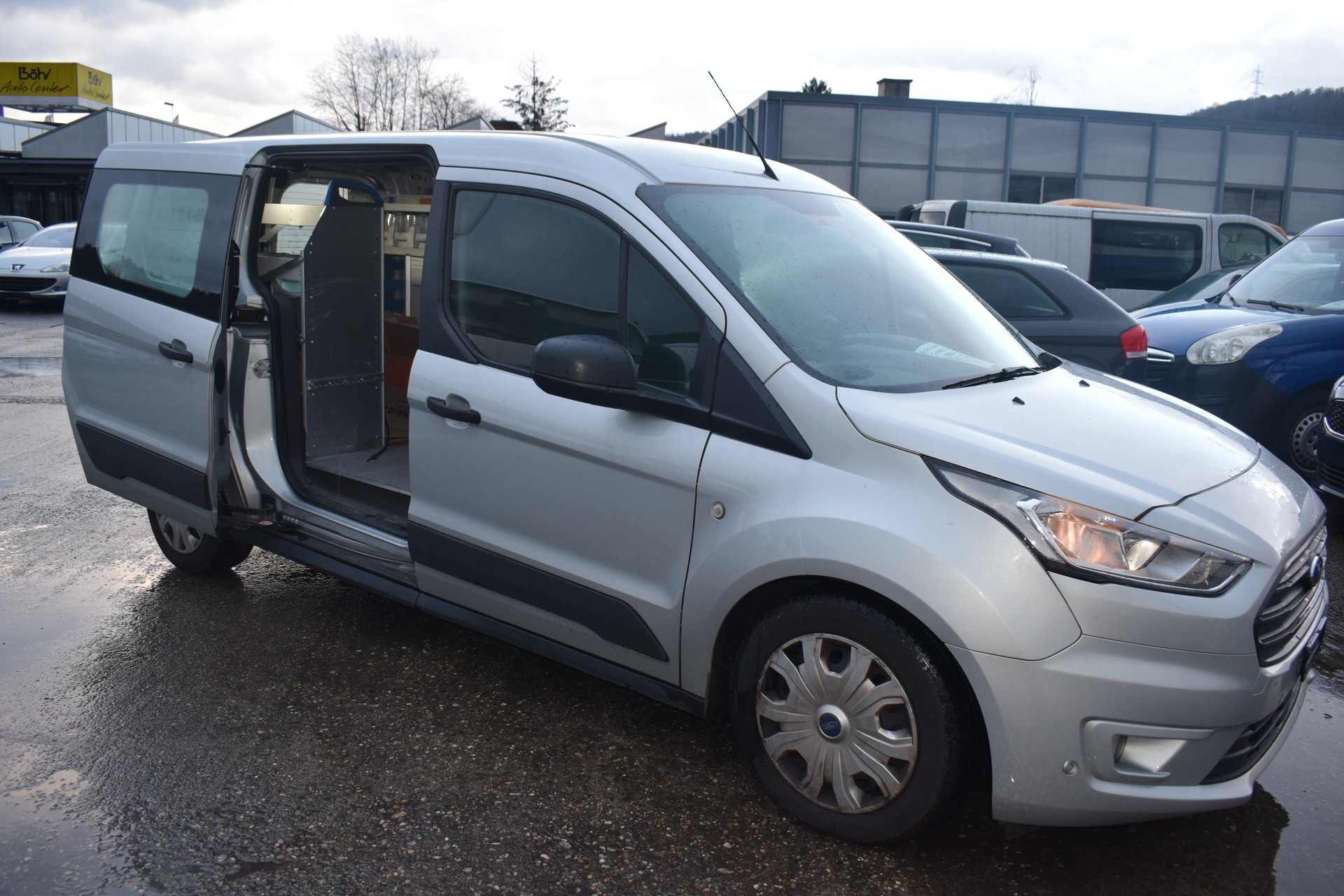 FORD TRANSIT CONNECT-image-2
