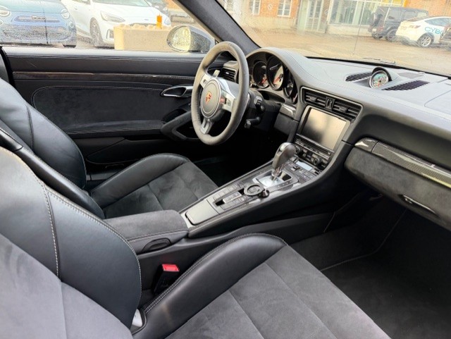 PORSCHE 911 Carrera 4 GTS PDK-image-13