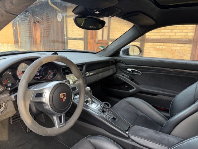 PORSCHE 911 Carrera 4 GTS PDK-image-11