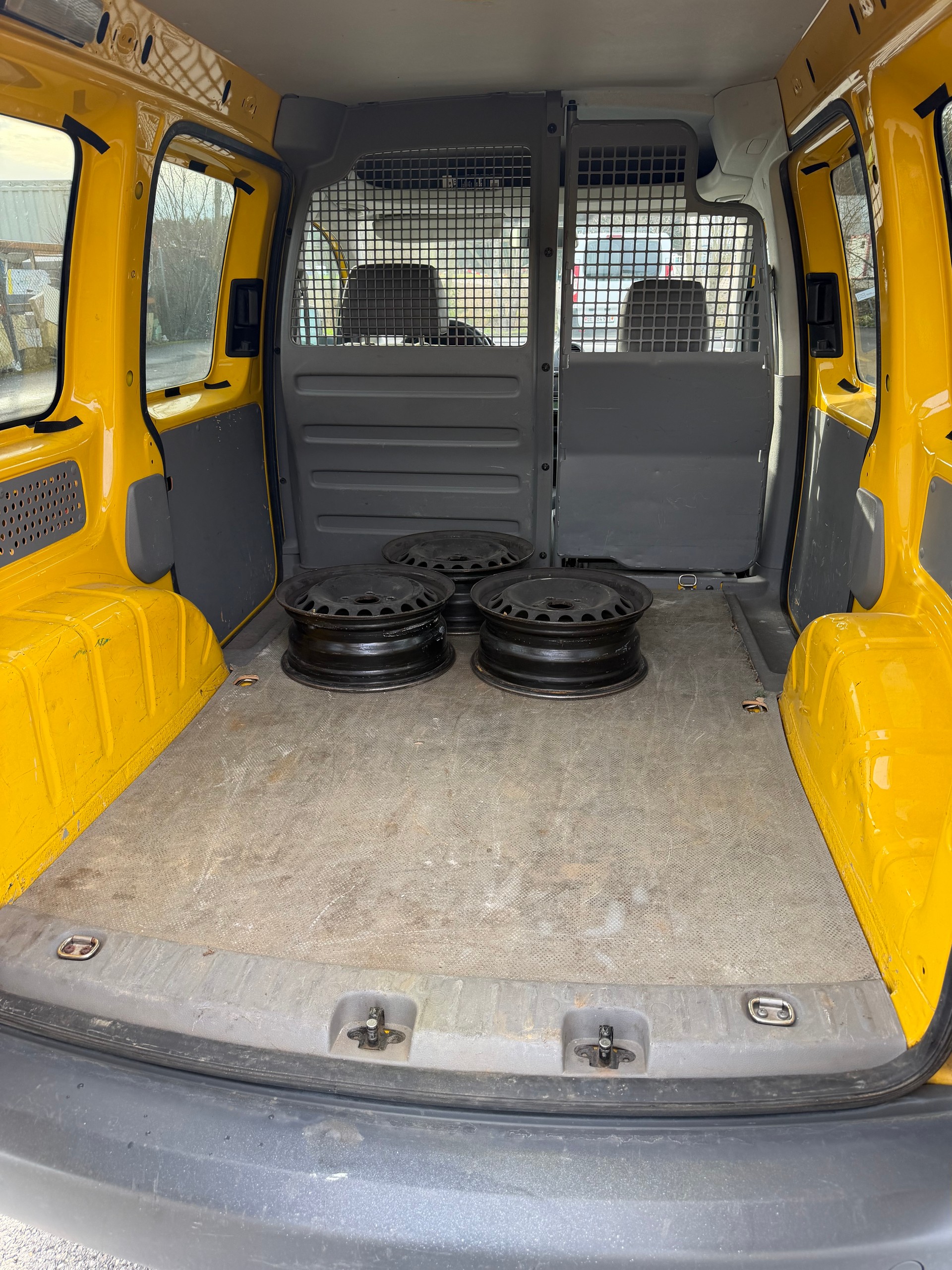 VW Caddy 1.9TDI PD 4Motion-image-7