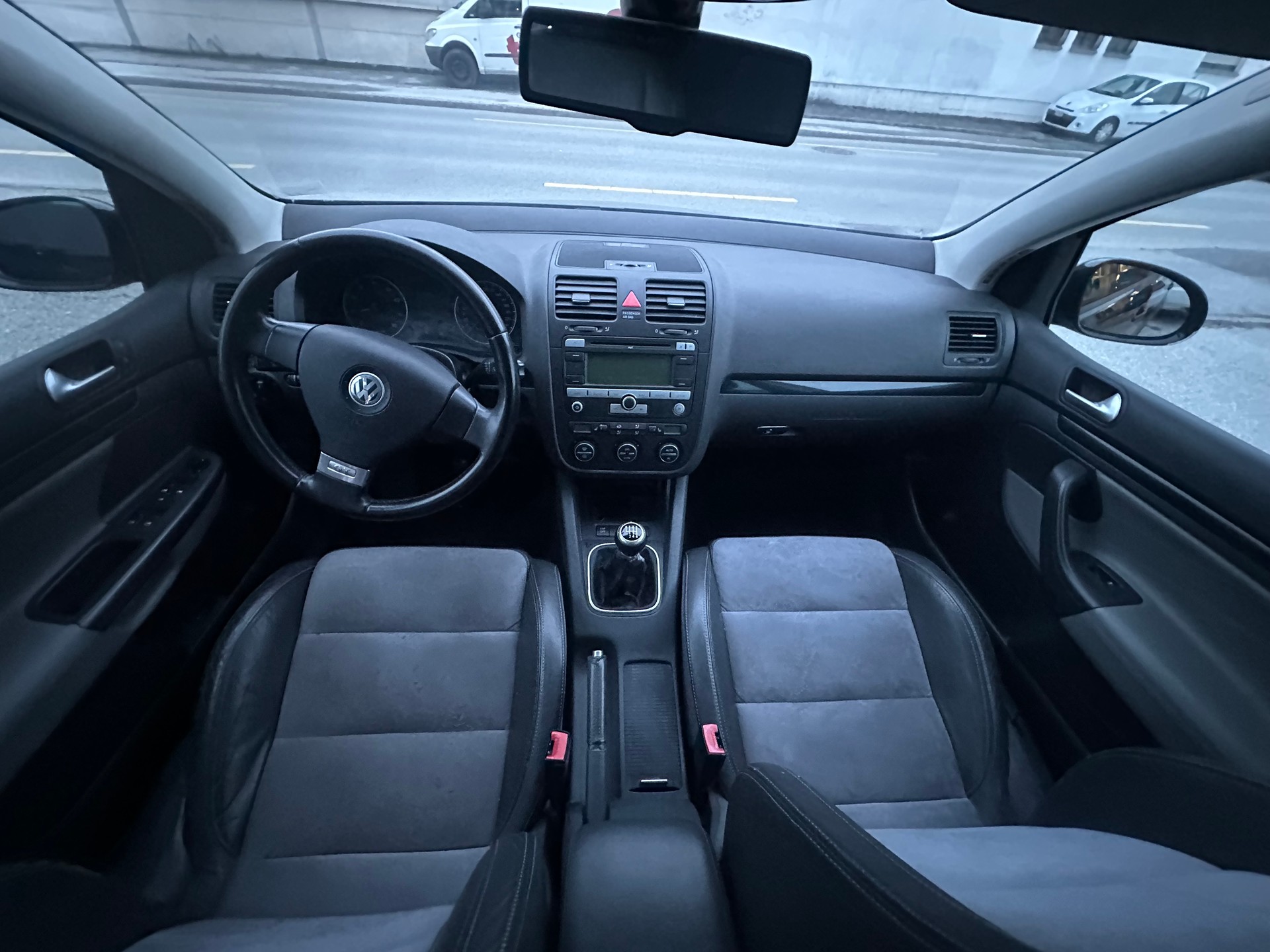 VW Golf 2.0 FSI Sportline 4Motion-image-6