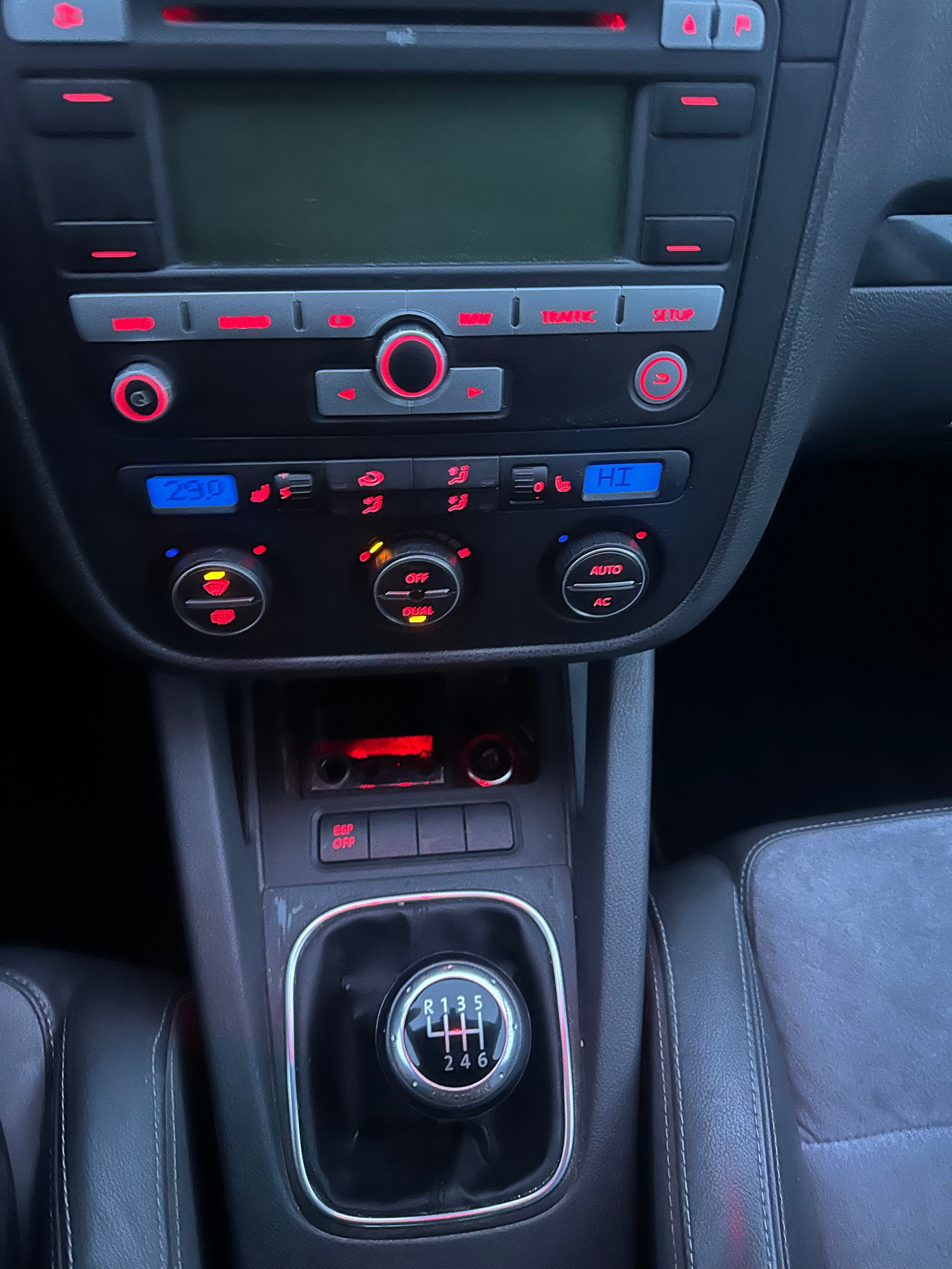VW Golf 2.0 FSI Sportline 4Motion-image-12