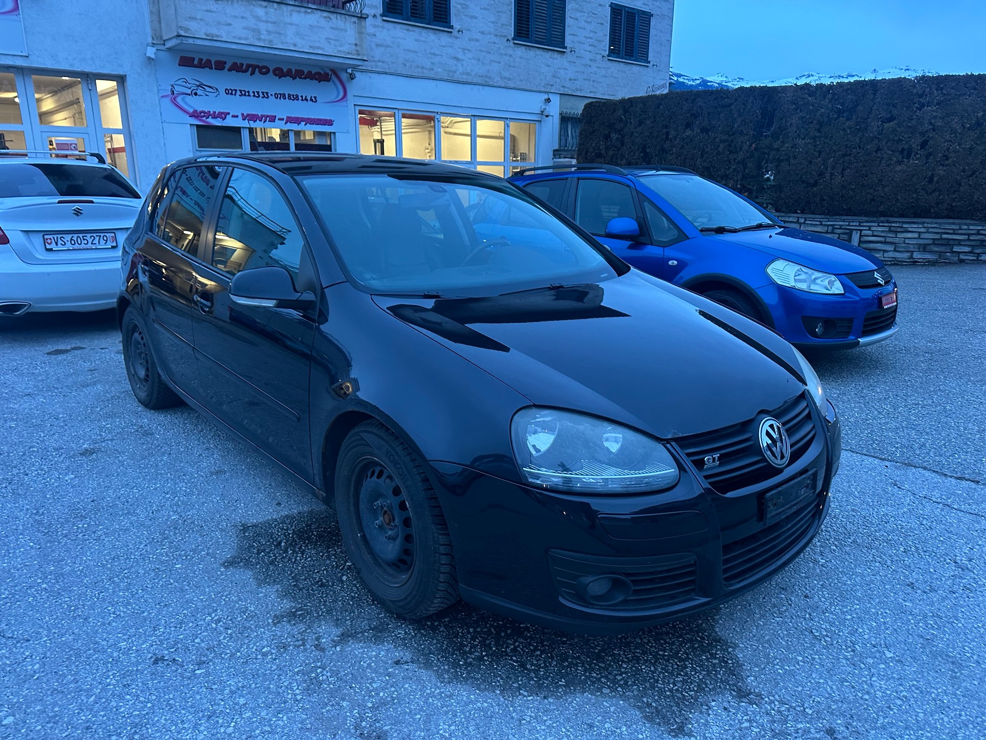 VW Golf 2.0 FSI Sportline 4Motion-image-2