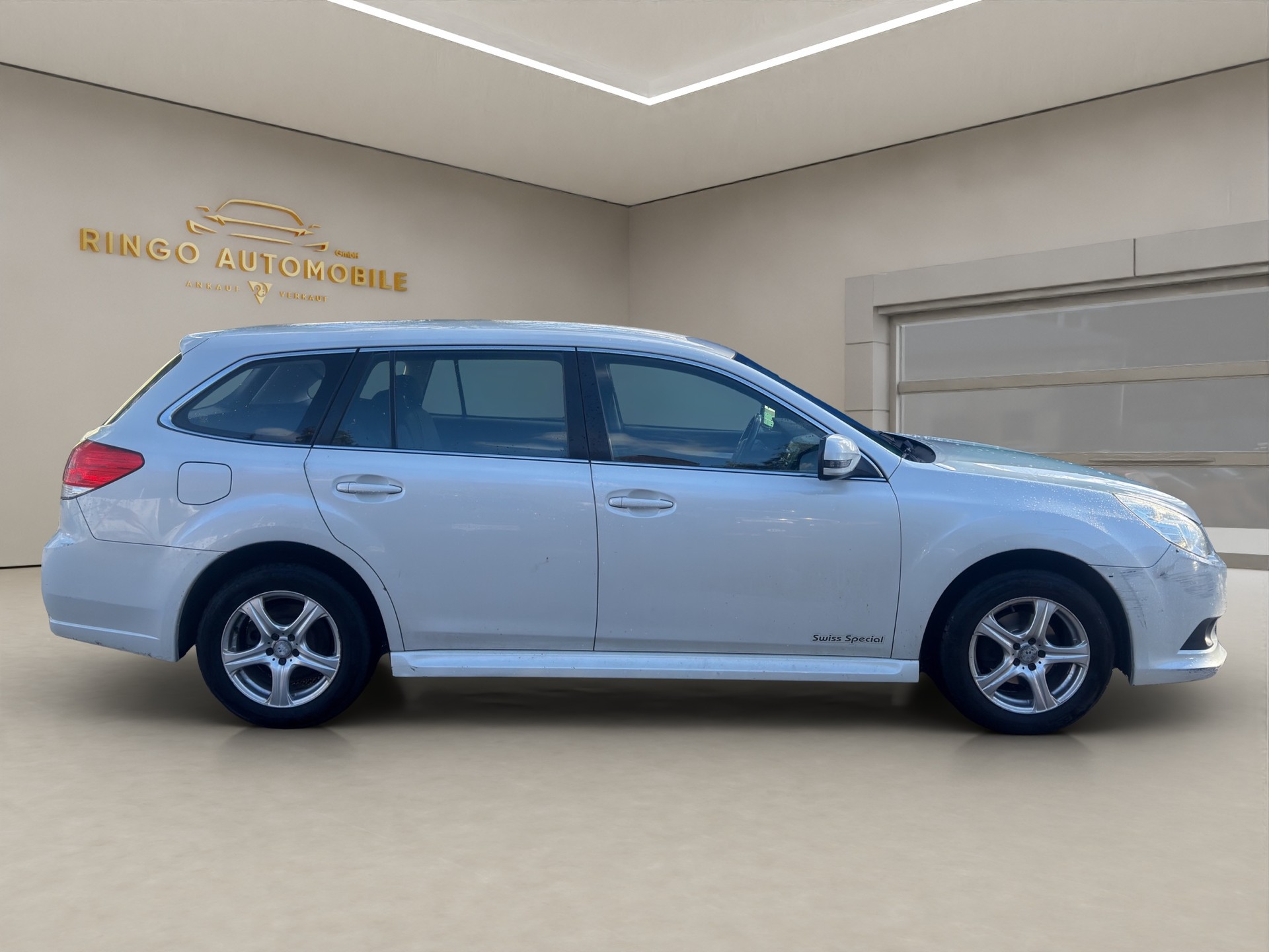 SUBARU Legacy 2.0i Swiss Special AWD-image-7