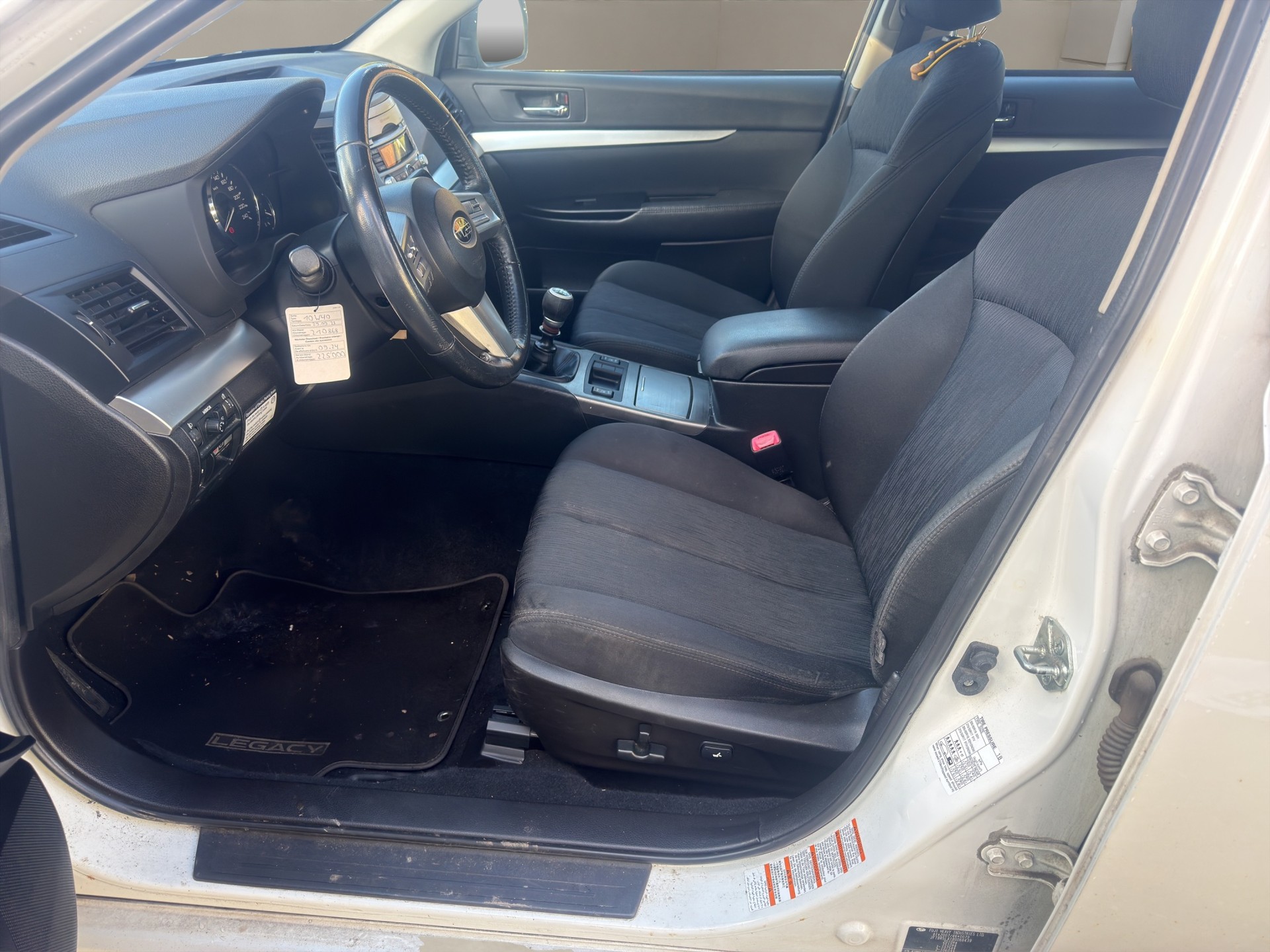 SUBARU Legacy 2.0i Swiss Special AWD-image-8