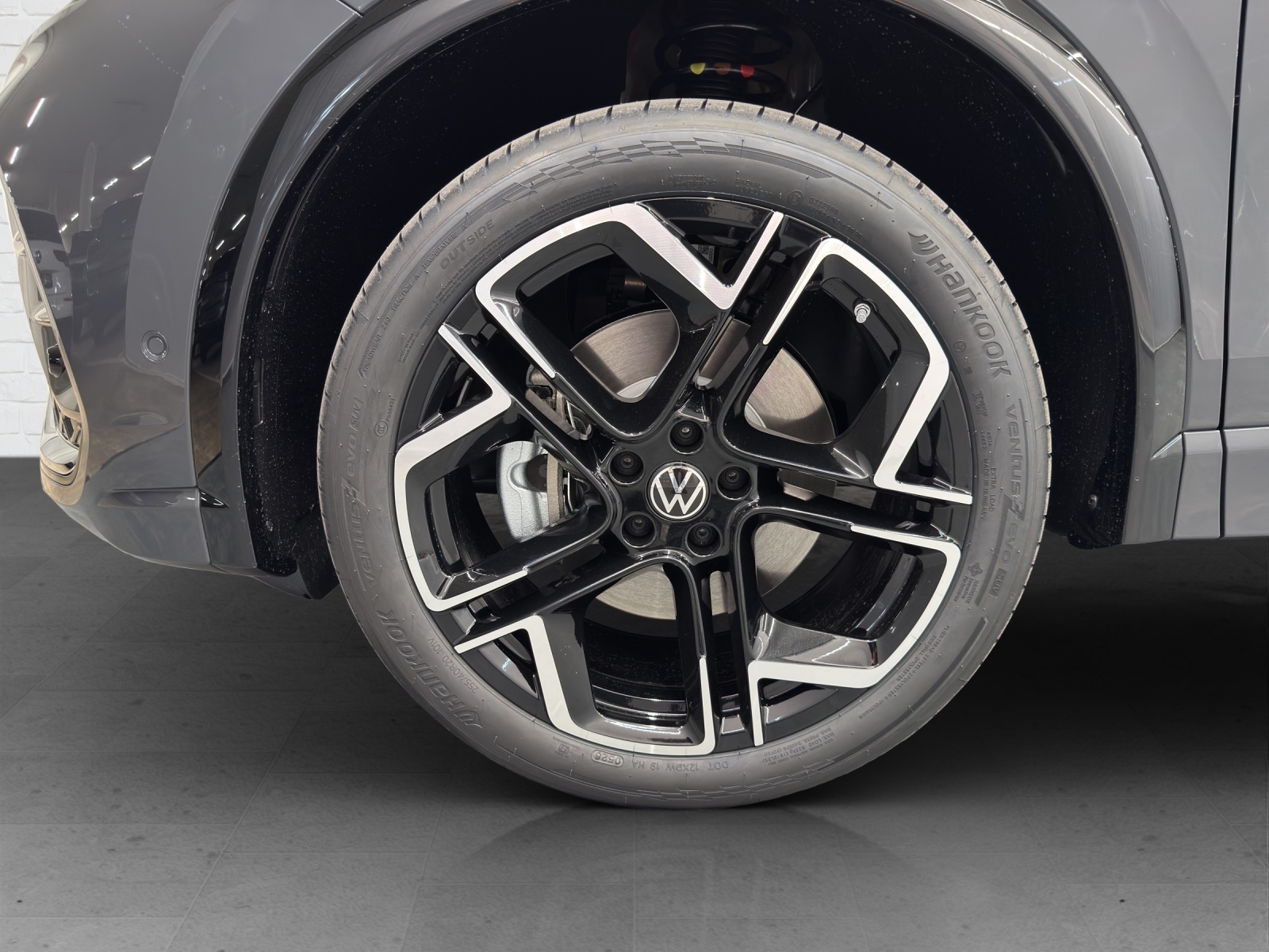 VW Tiguan 2.0 TDI SCR R-Line United DSG 4motion-image-5