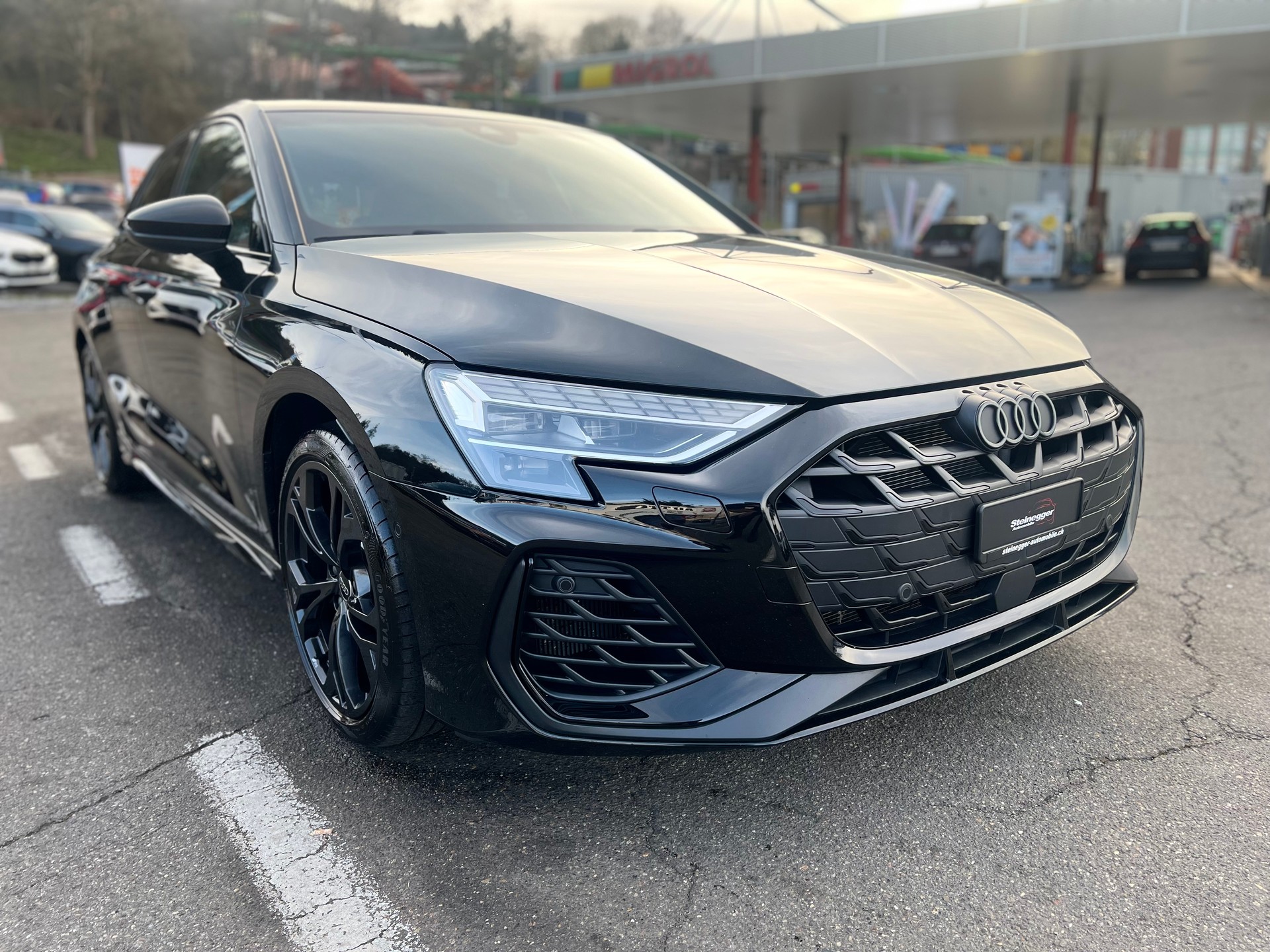 AUDI S3 Sportback TFSI quattro S-tronic-showroom-element-1