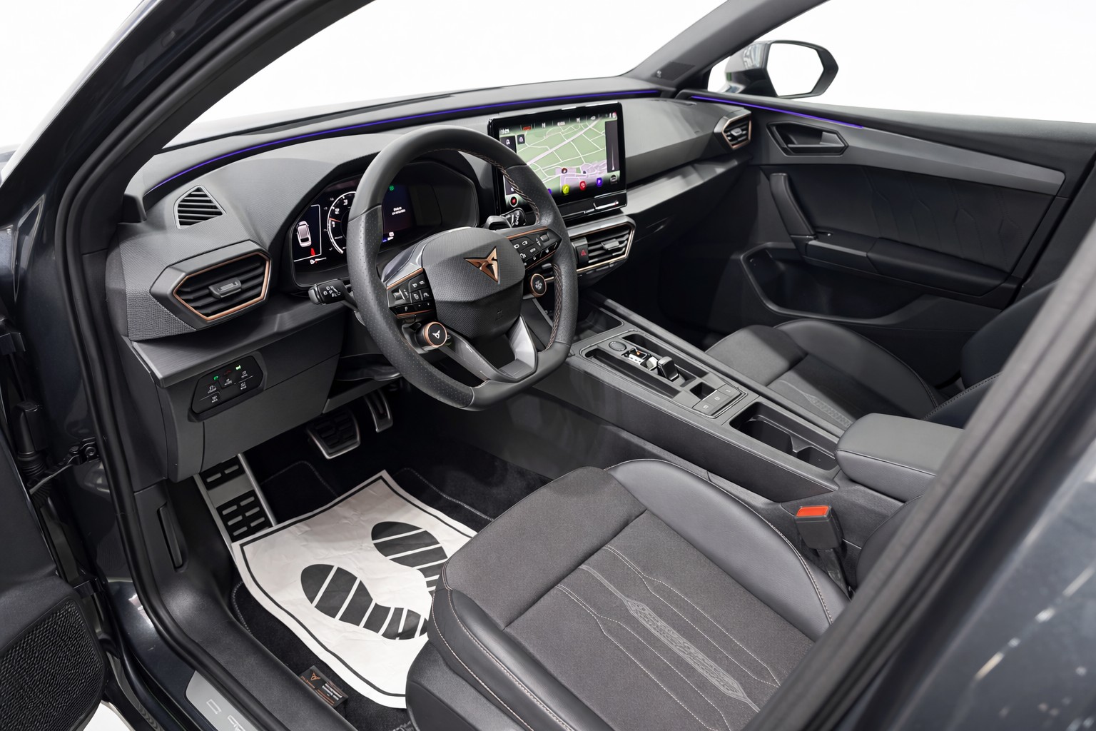CUPRA LEON ST 2.0 TSI 310 VZ DSG 4Drive-image-8