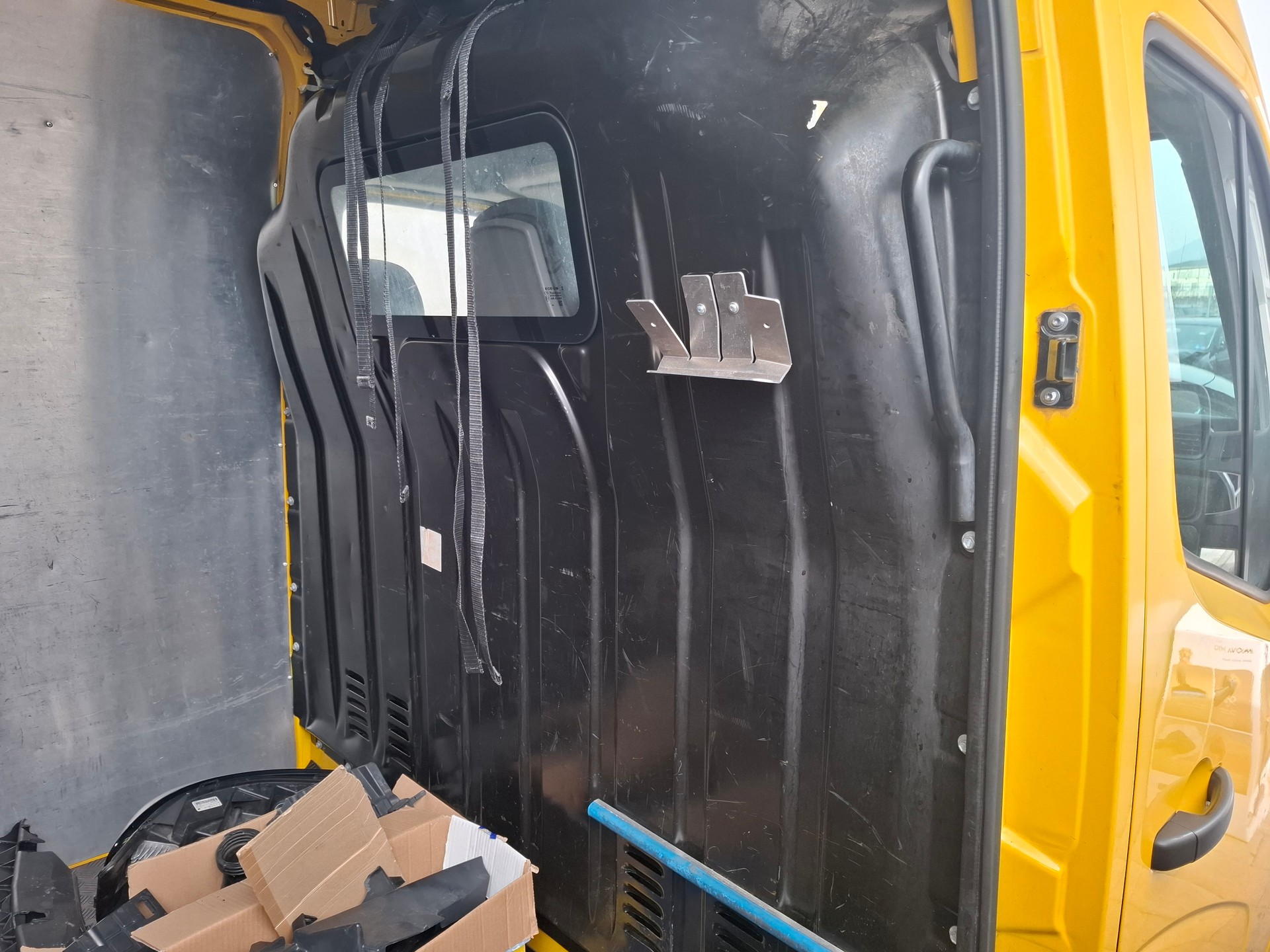 RENAULT Master T35 2.3dCi 135 L3H3-image-4