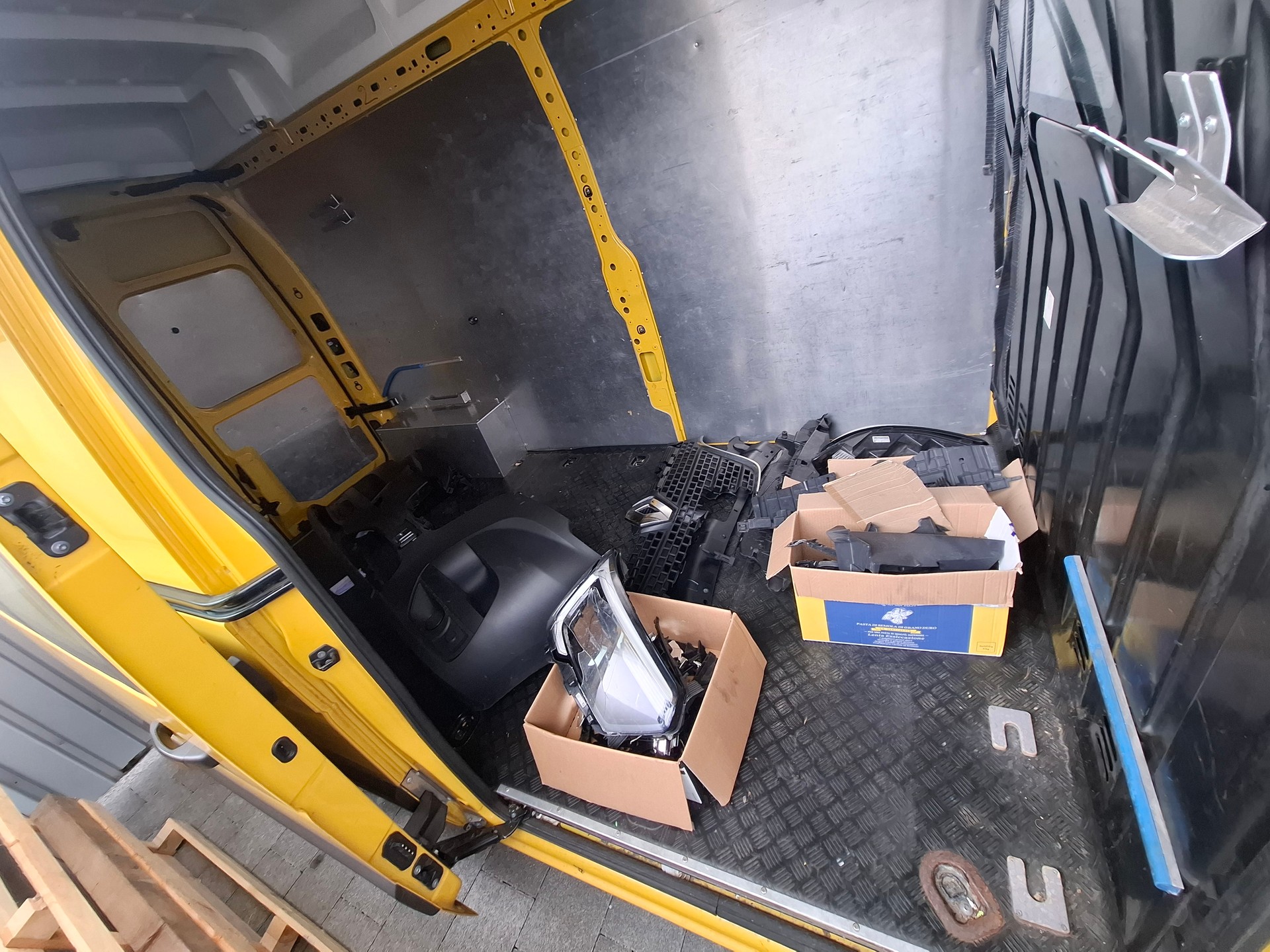 RENAULT Master T35 2.3dCi 135 L3H3-image-3