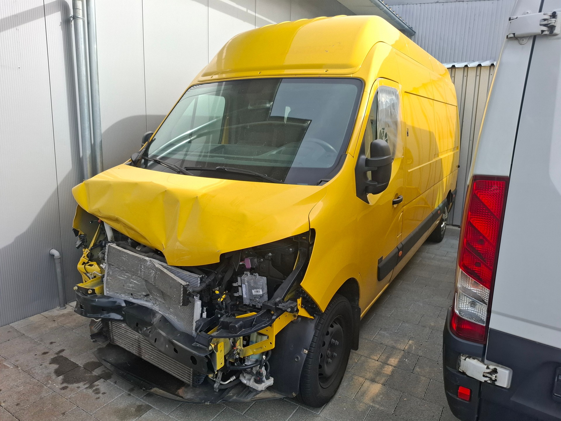 RENAULT Master T35 2.3dCi 135 L3H3