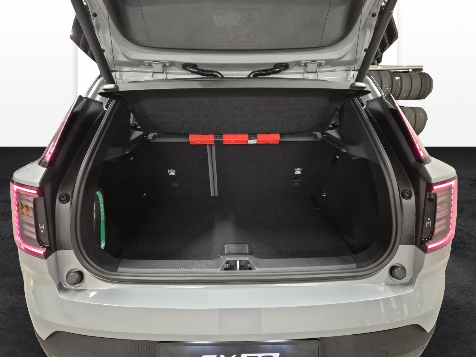 VOLVO EX30 CC E60 Twin Performance AWD-image-18