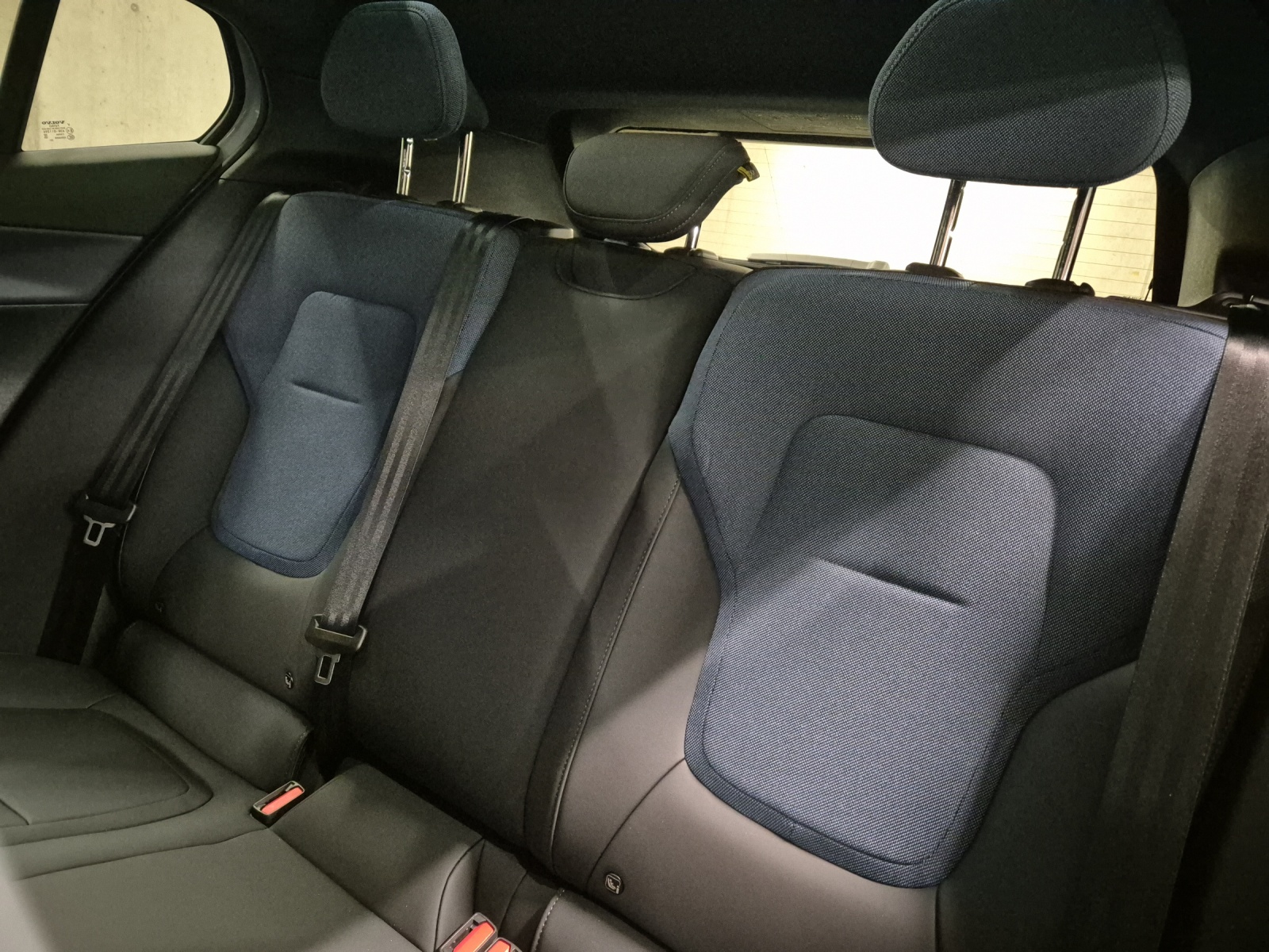 VOLVO EX30 CC E60 Twin Performance AWD-image-15