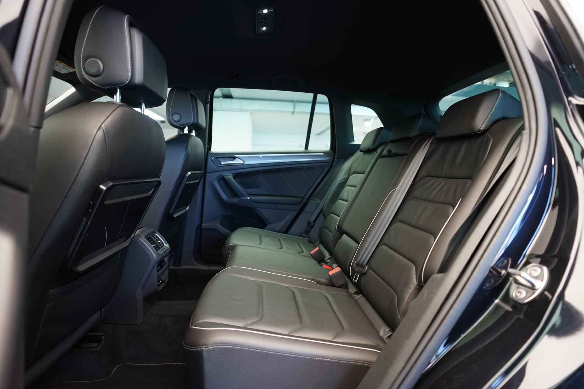 VW Tiguan 2.0TSI Highline R-Line 4Motion DSG *CH-Fahrzeug* *AHK*-image-16