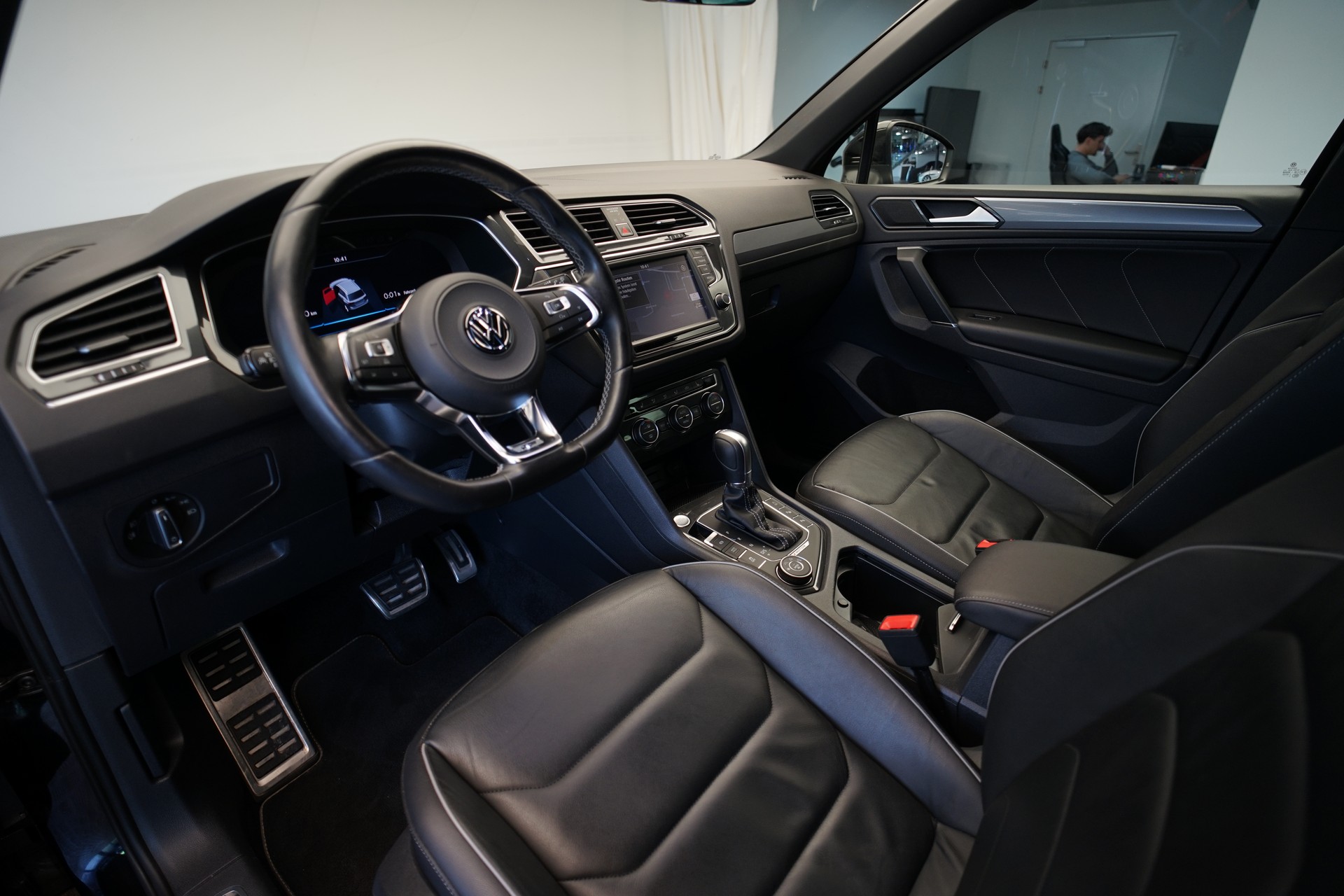 VW Tiguan 2.0TSI Highline R-Line 4Motion DSG *CH-Fahrzeug* *AHK*-image-13