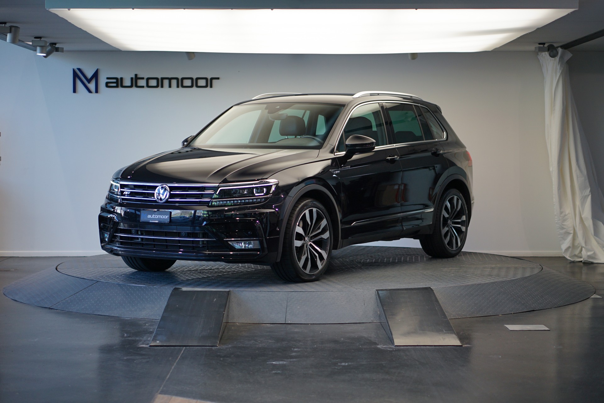 VW Tiguan 2.0TSI Highline R-Line 4Motion DSG *CH-Fahrzeug* *AHK*-image-0