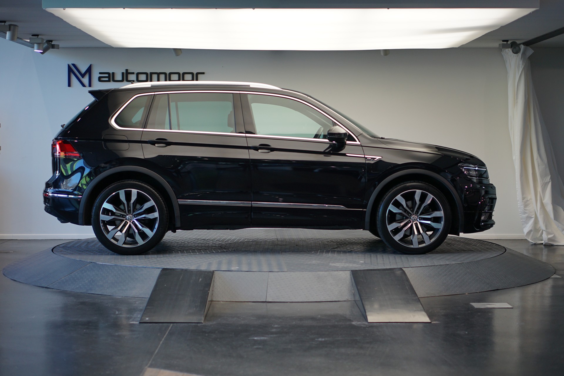 VW Tiguan 2.0TSI Highline R-Line 4Motion DSG *CH-Fahrzeug* *AHK*-image-3