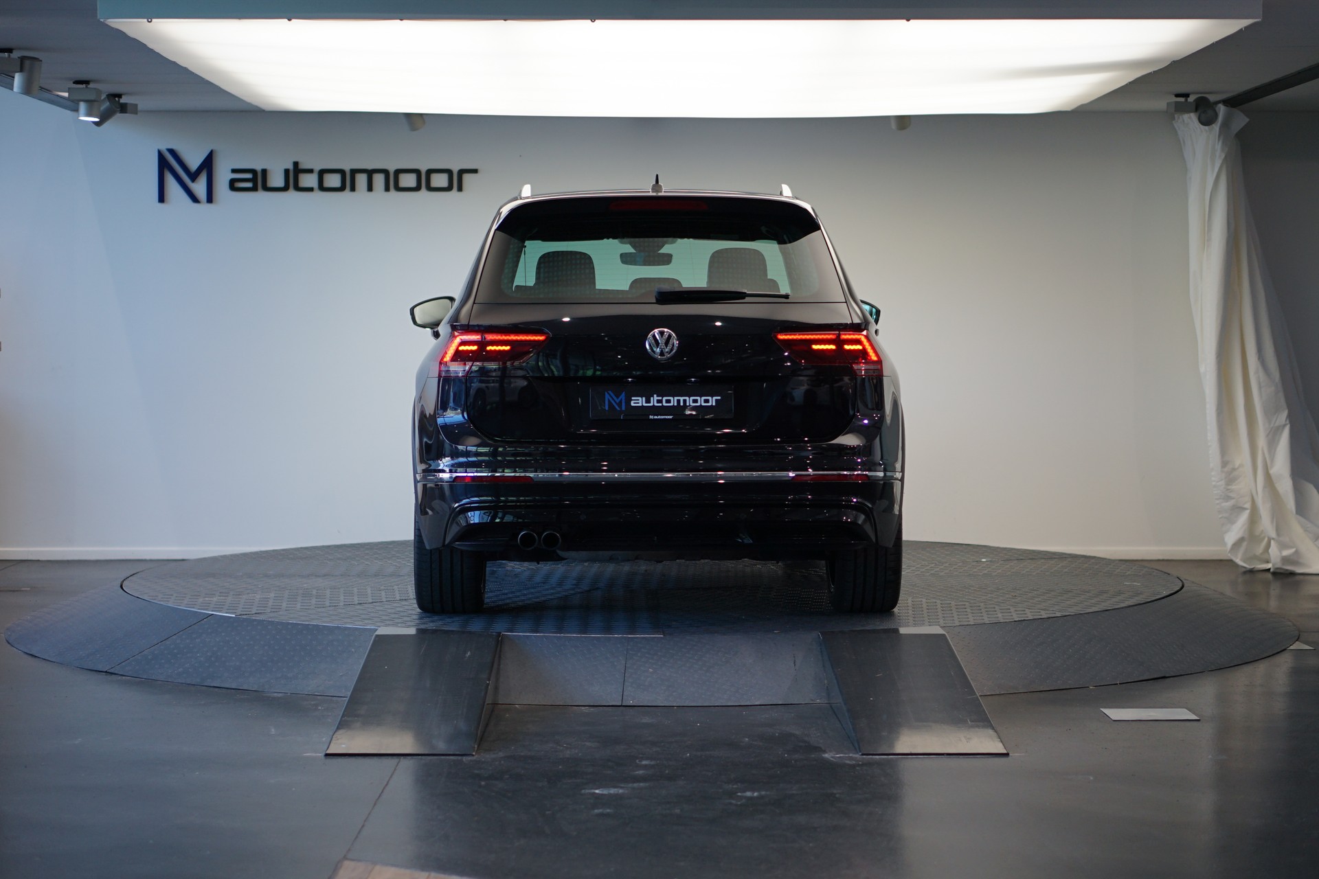 VW Tiguan 2.0TSI Highline R-Line 4Motion DSG *CH-Fahrzeug* *AHK*-image-5