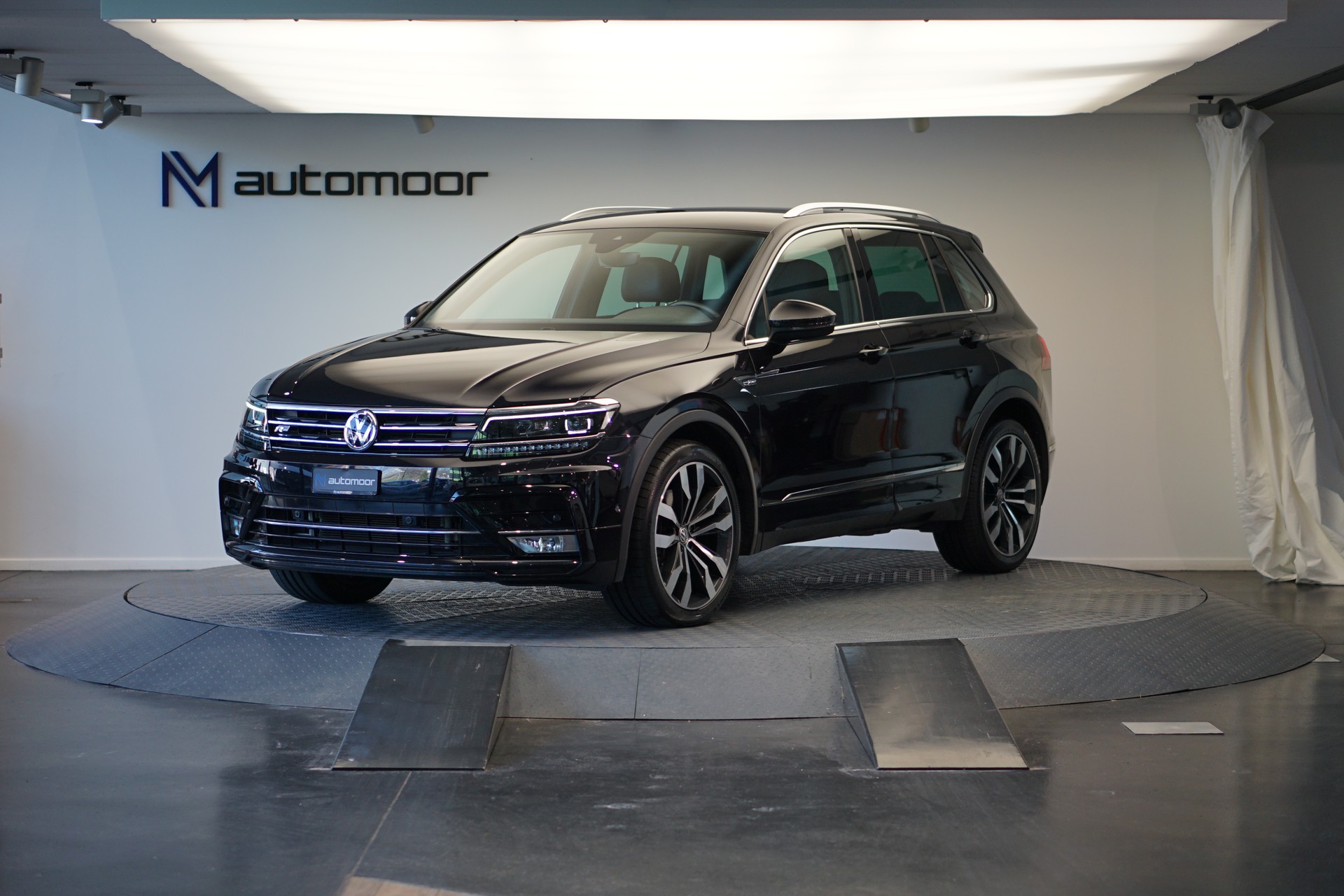 VW Tiguan 2.0TSI Highline R-Line 4Motion DSG *CH-Fahrzeug* *AHK*-image-0