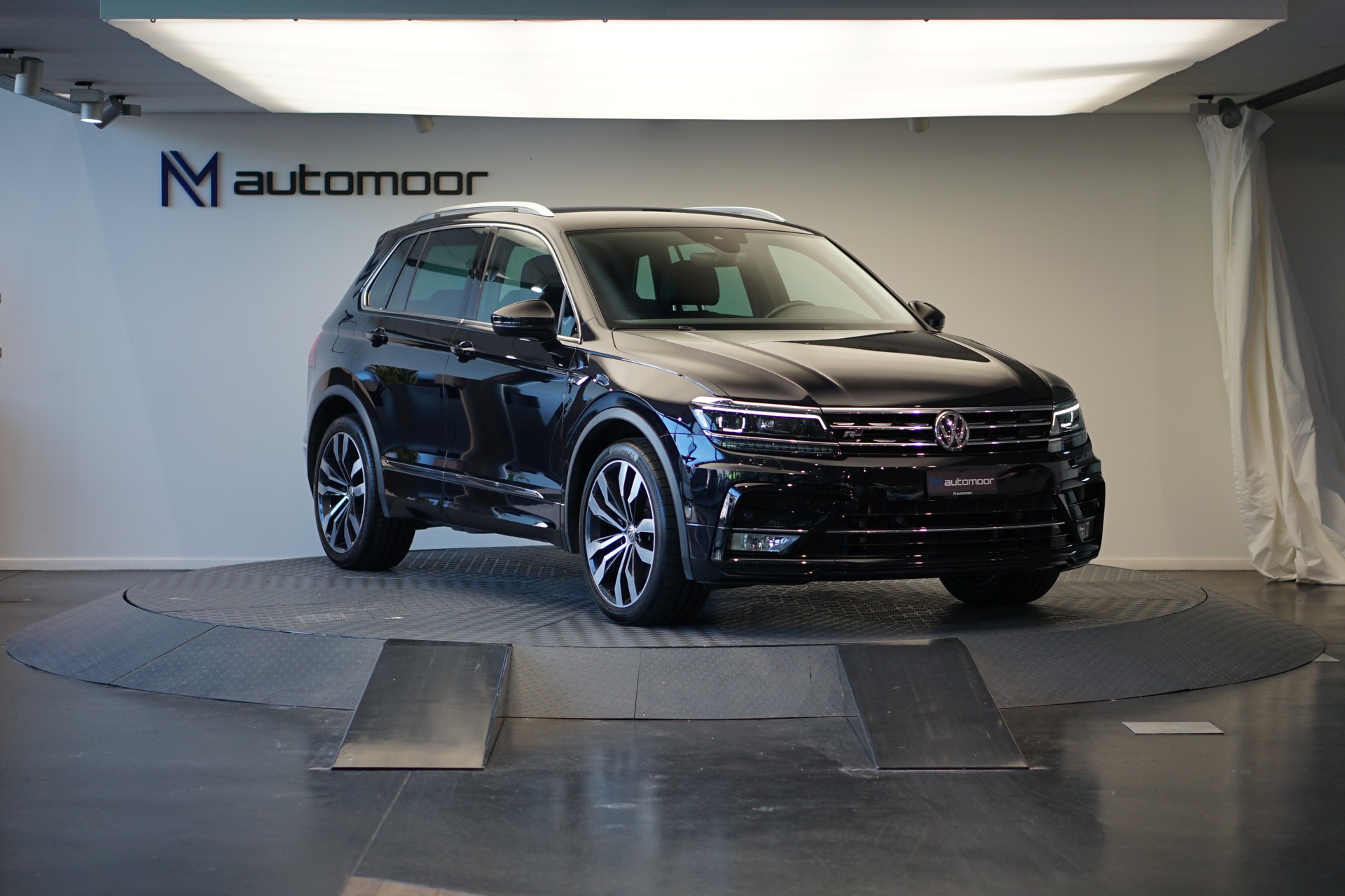 VW Tiguan 2.0TSI Highline R-Line 4Motion DSG *CH-Fahrzeug* *AHK*-image-2