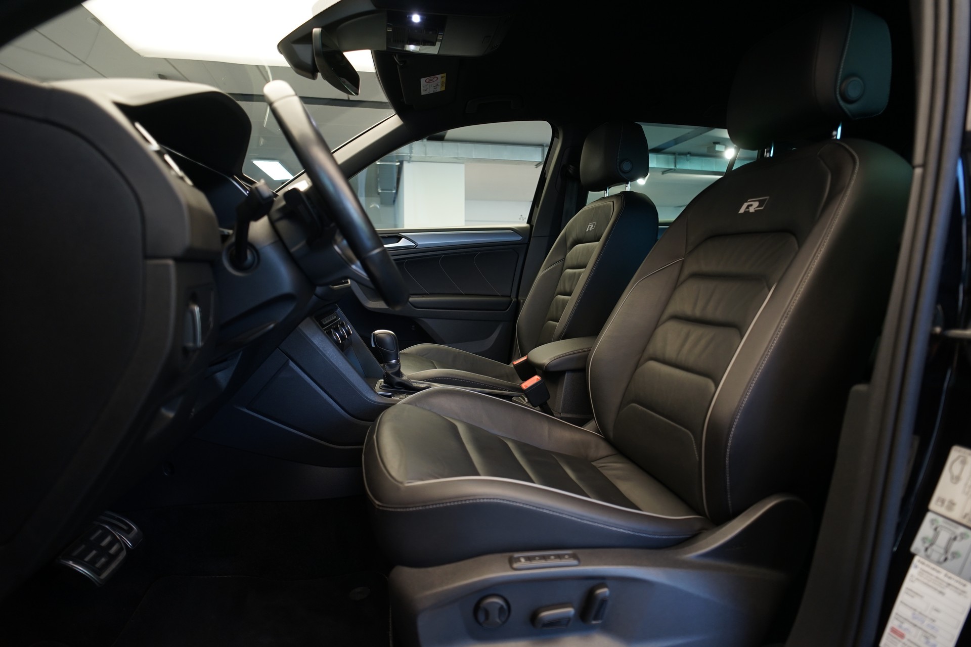 VW Tiguan 2.0TSI Highline R-Line 4Motion DSG *CH-Fahrzeug* *AHK*-image-15