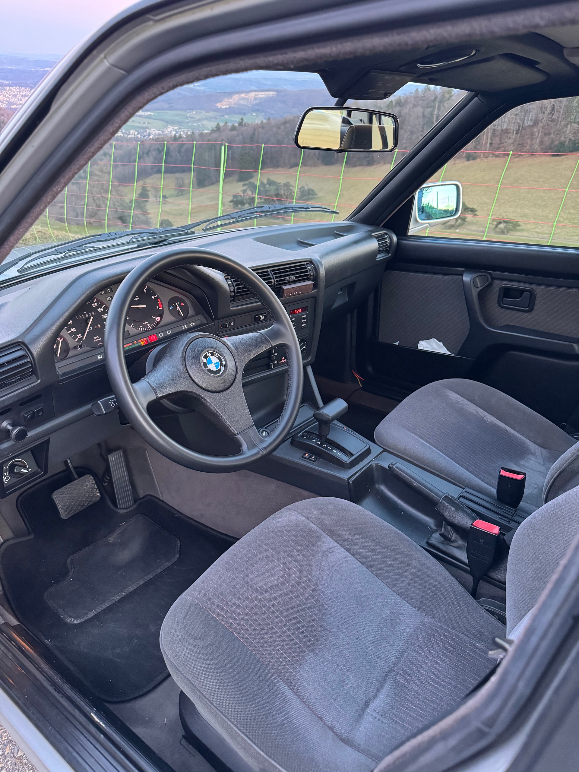 BMW 320i A-image-3
