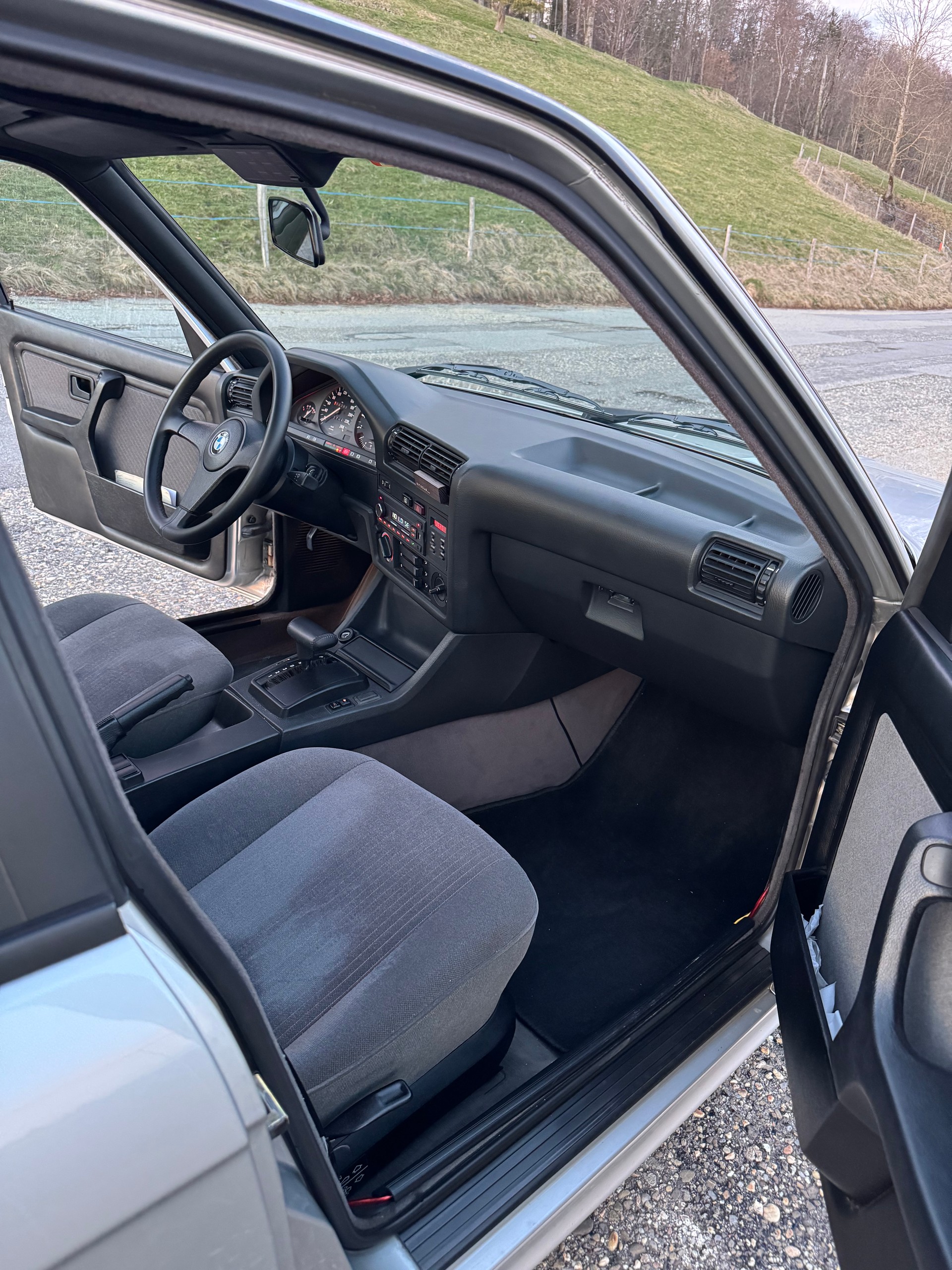 BMW 320i A-image-4