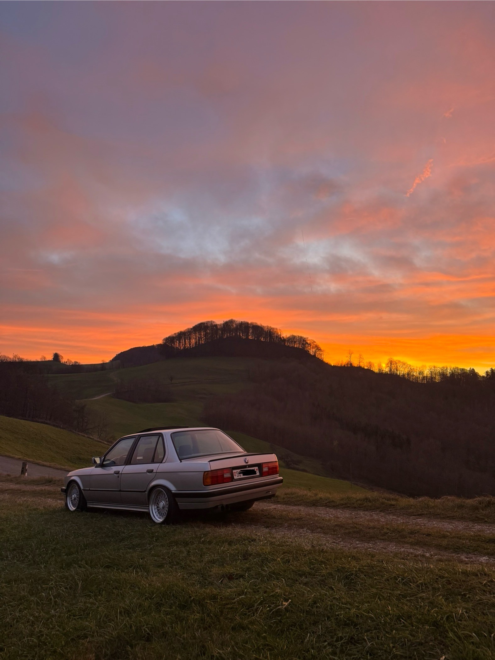 BMW 320i A-image-1