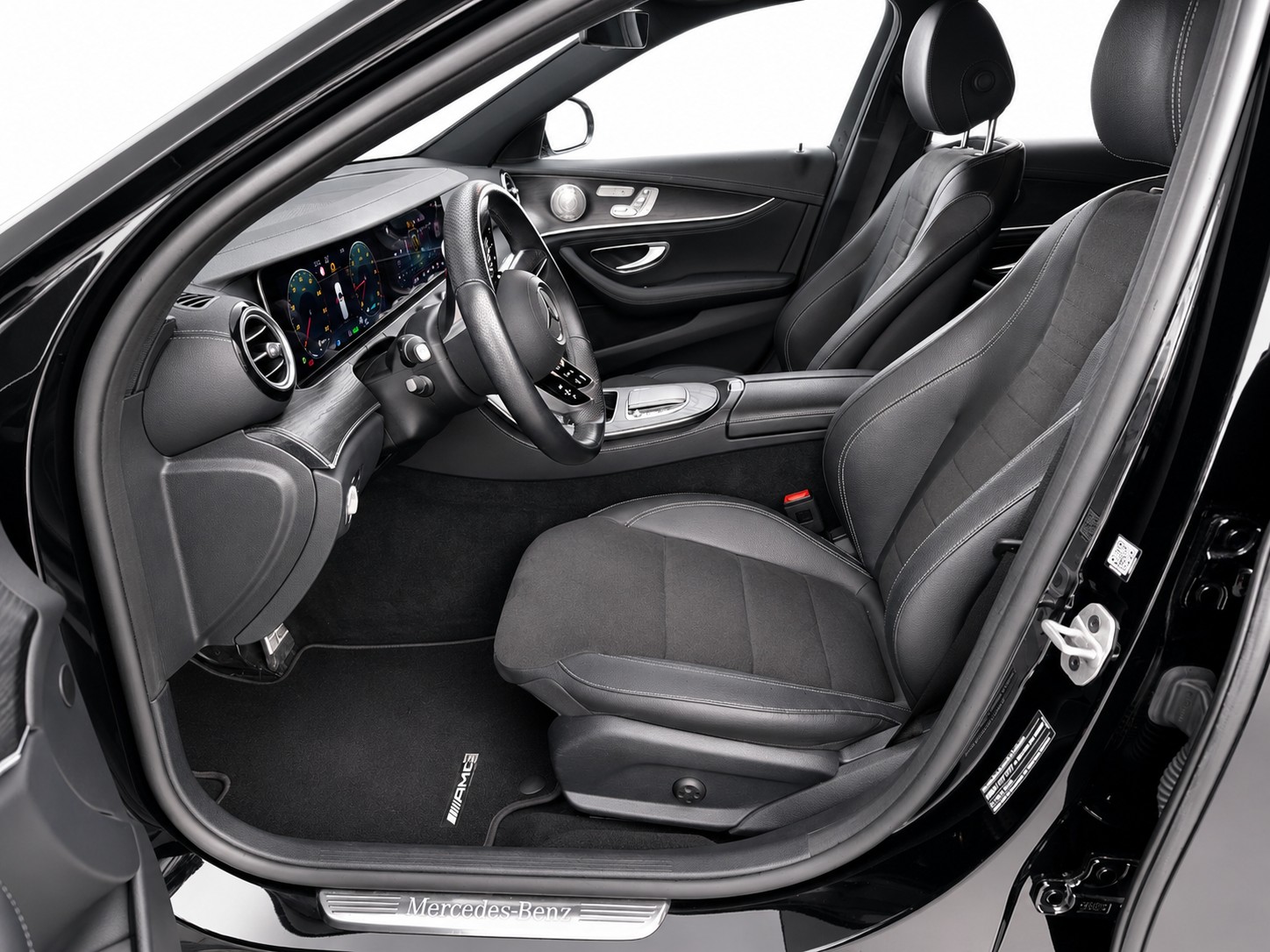 MERCEDES-BENZ E 220 d AMG Line Kombi-image-6
