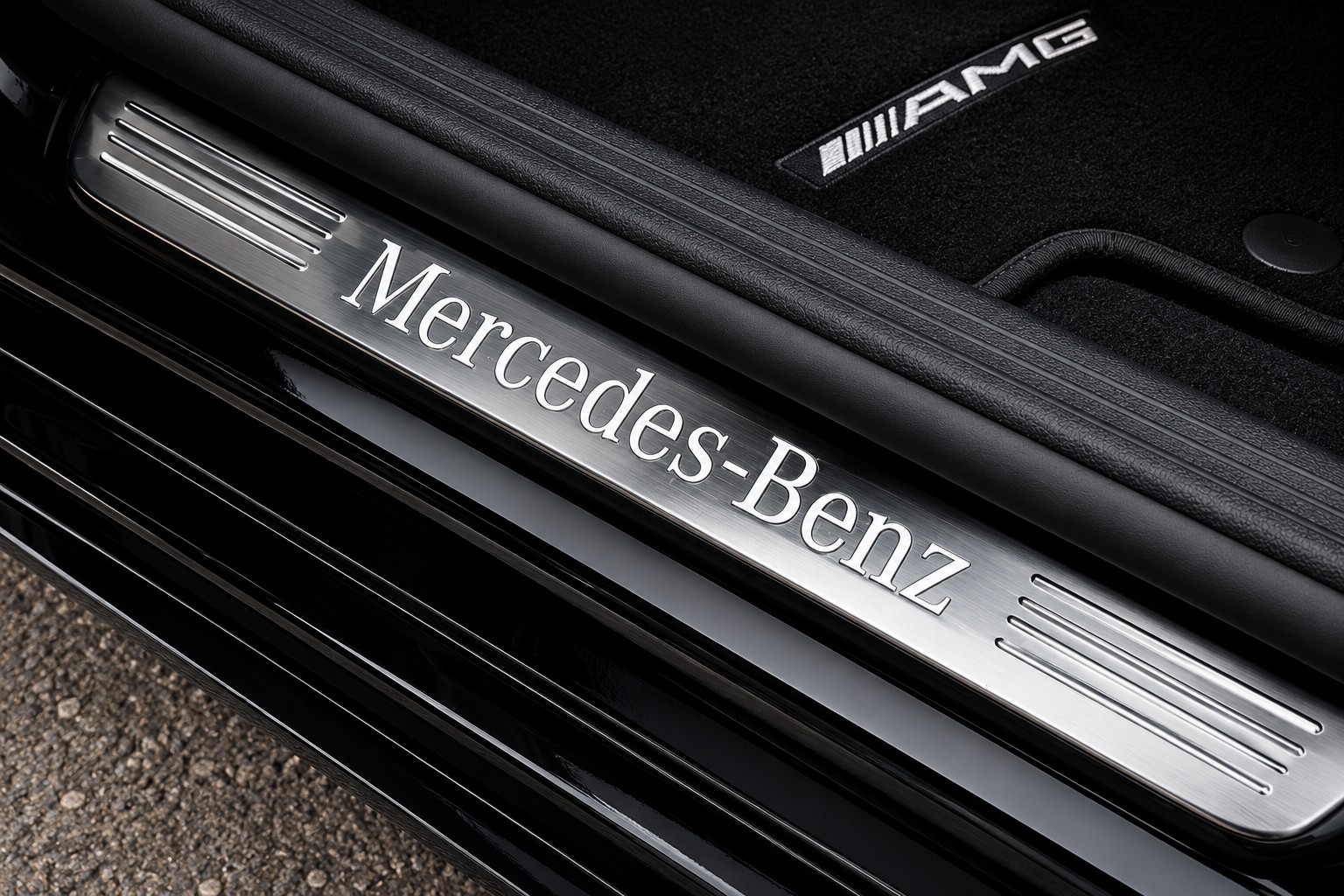 MERCEDES-BENZ E 220 d AMG Line Kombi-image-15