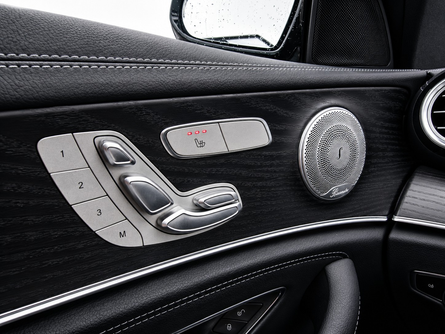 MERCEDES-BENZ E 220 d AMG Line Kombi-image-16
