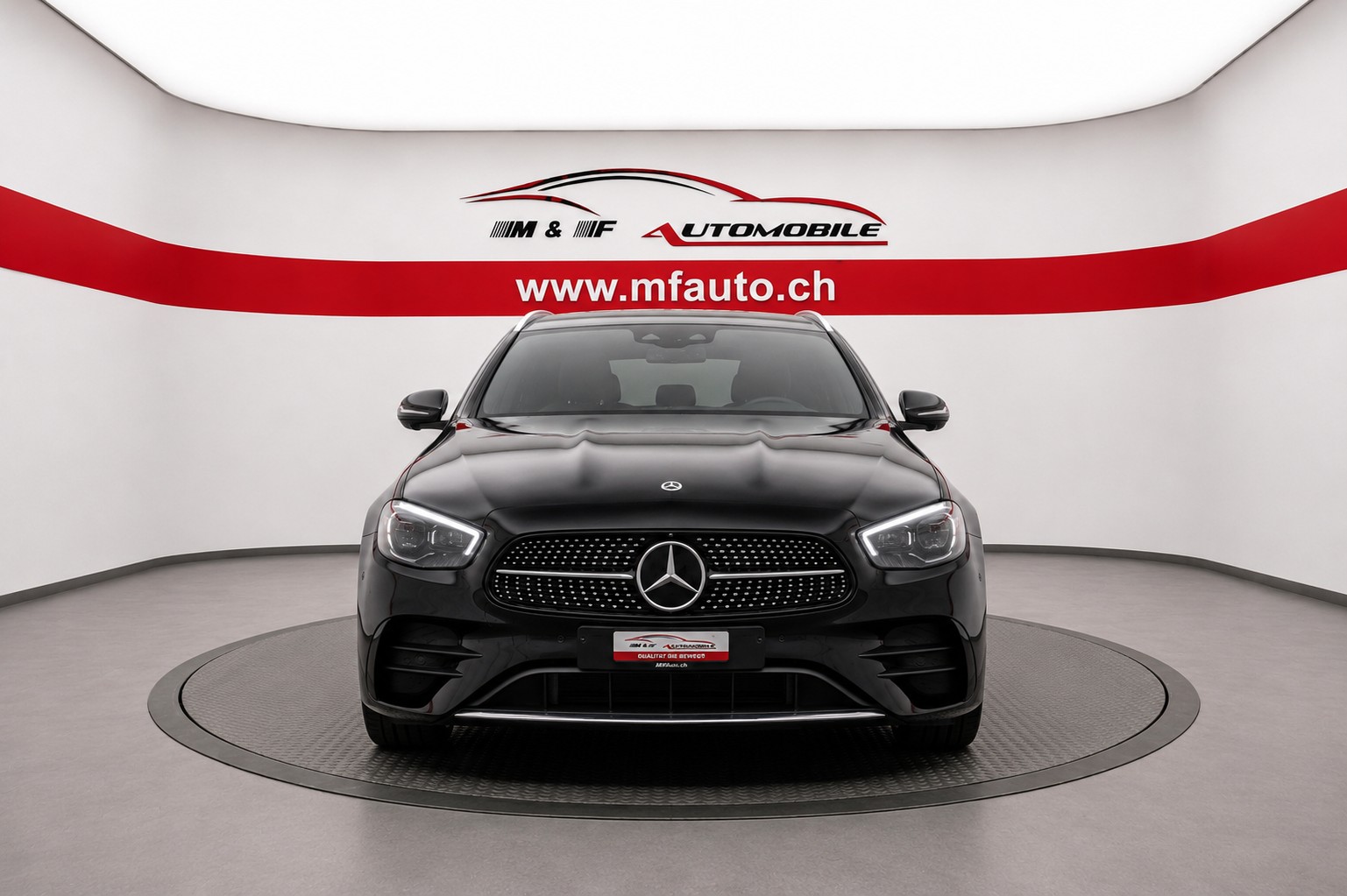 MERCEDES-BENZ E 220 d AMG Line Kombi-image-3