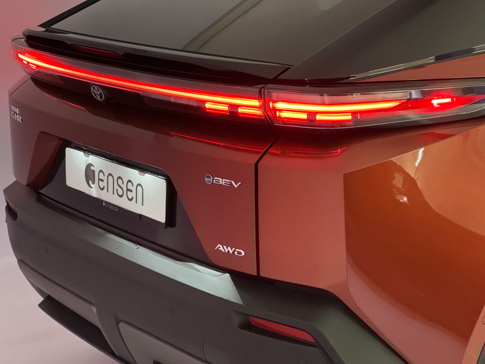 C-HR+ Electric 77 kWh Premium AWD 22 kW OBC