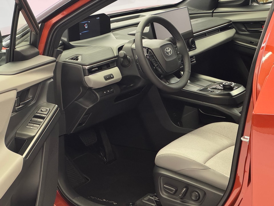 C-HR+ Electric 77 kWh Premium AWD 22 kW OBC