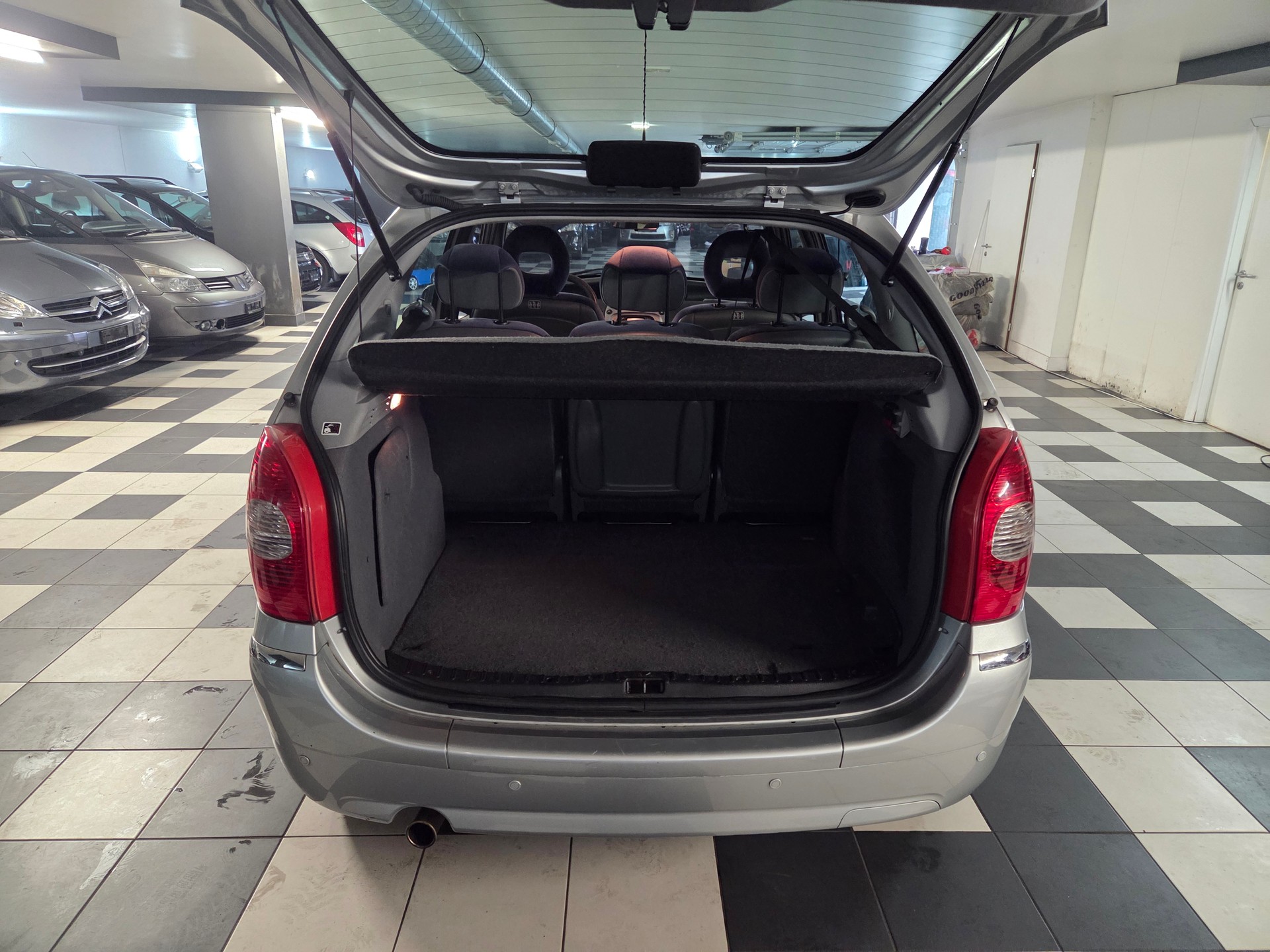 CITROEN Xsara Picasso 2.0i 16V Exclusive Automatic-image-11